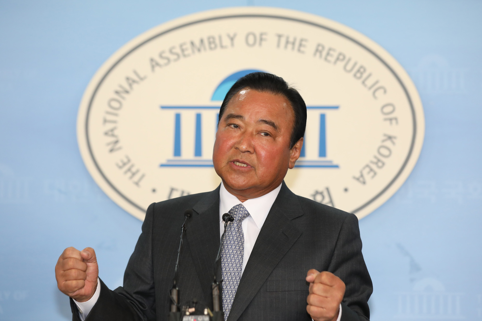 정치국회;이완구