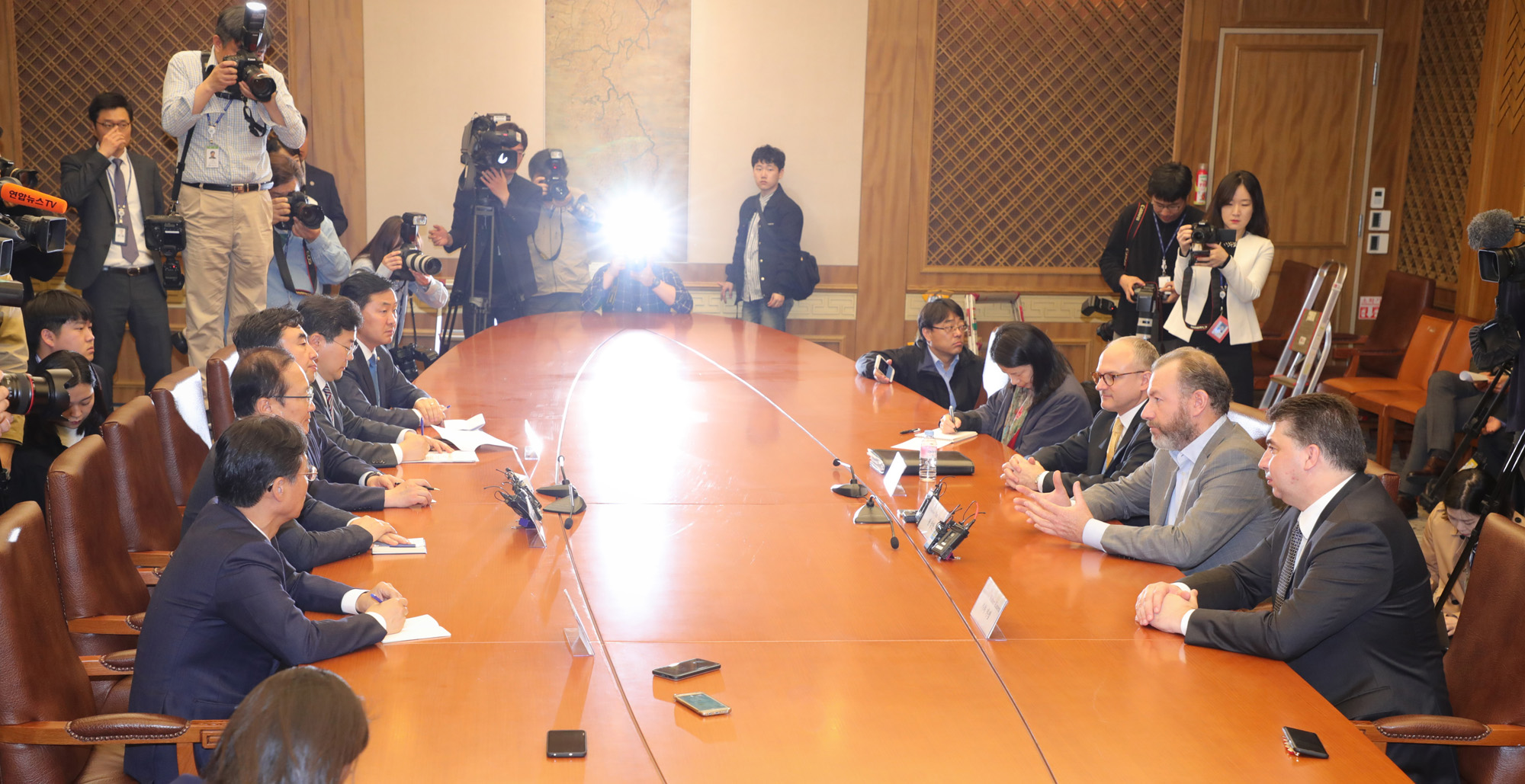 정치국회;한국GM;댄암만GM총괄사장;홍영표위원장;한국GM대책특위