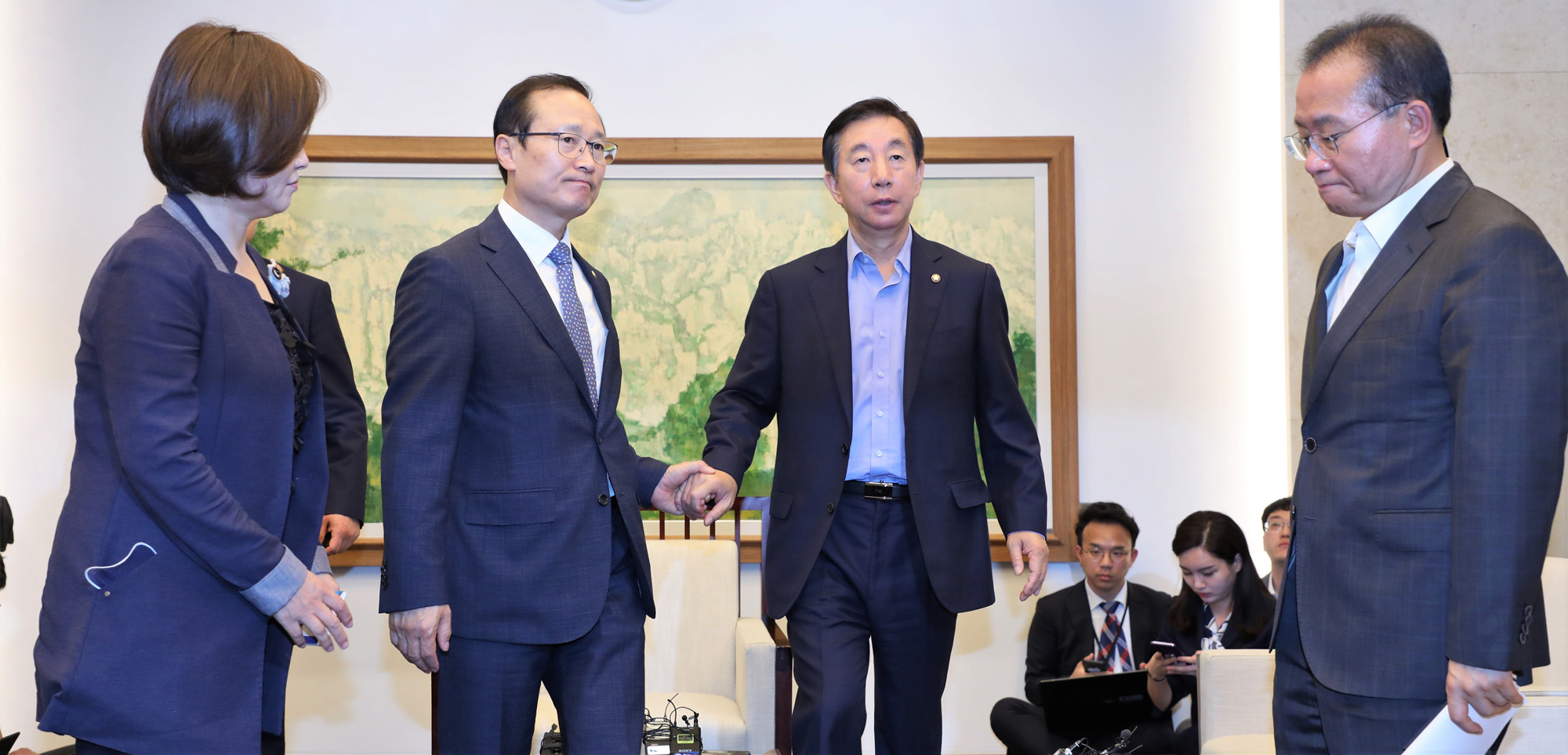 정치국회;교섭단체회동;국회정례회동