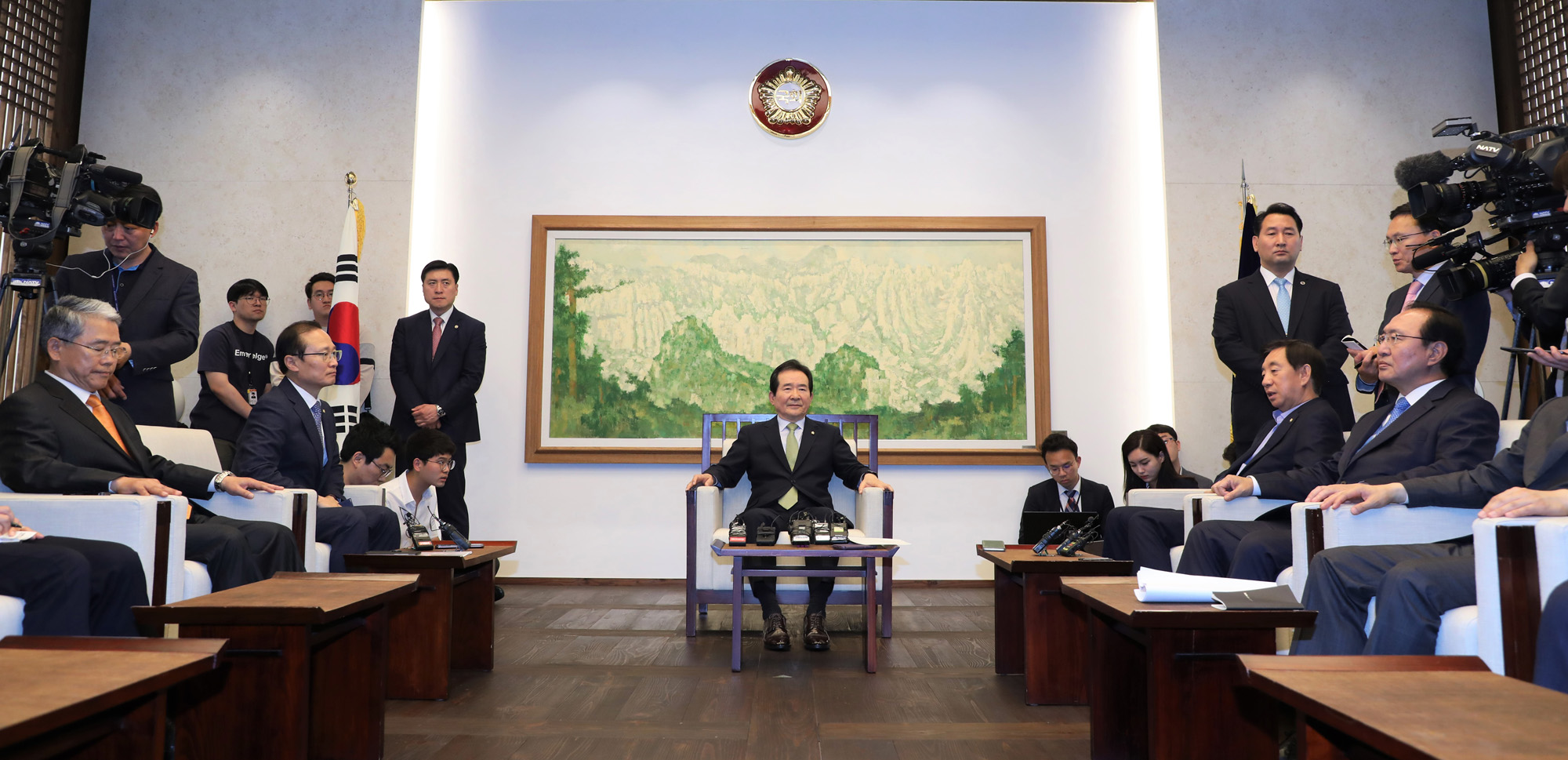 정치국회;교섭단체회동;국회정례회동