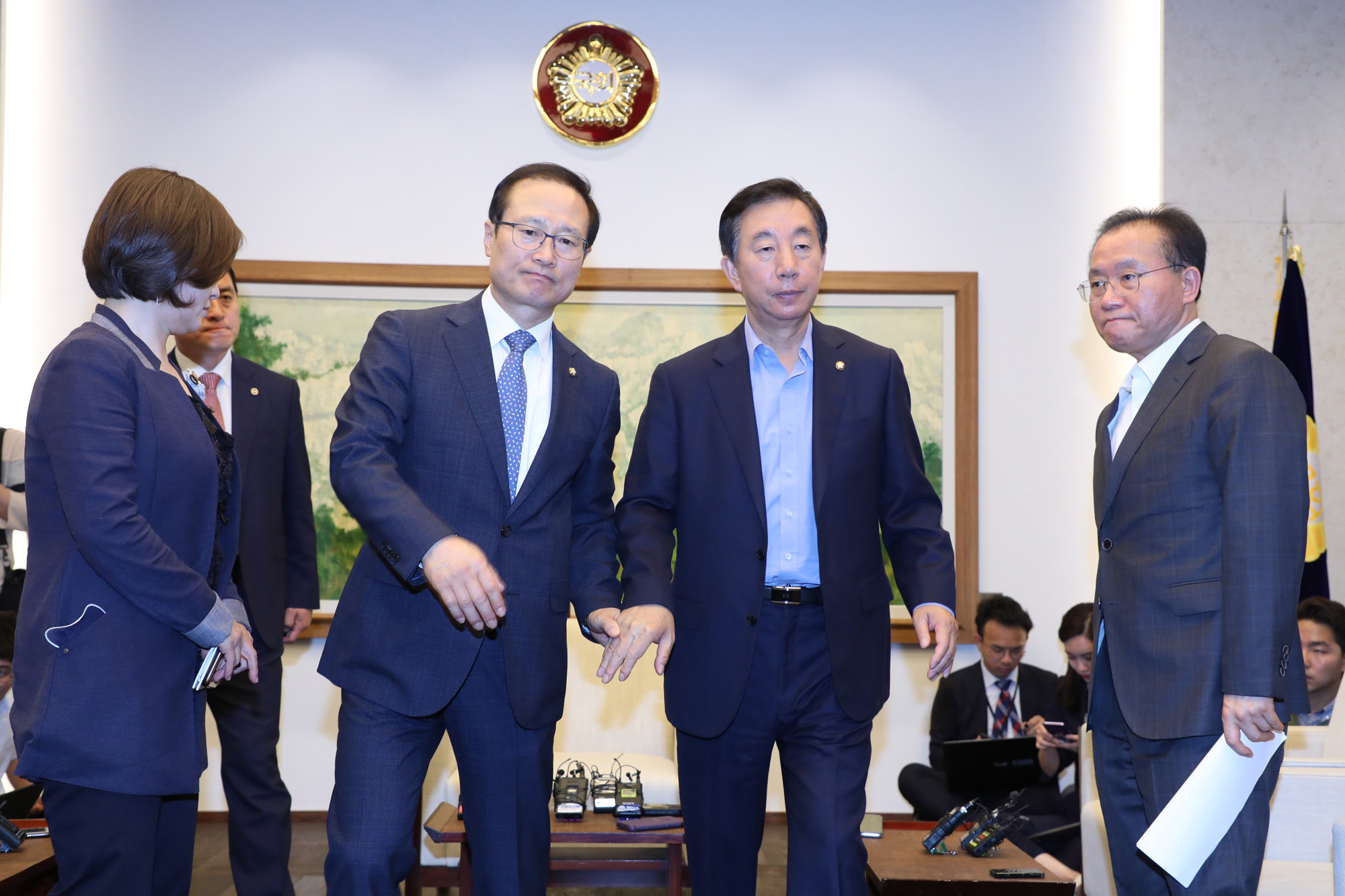 정치국회;교섭단체회동;국회정례회동