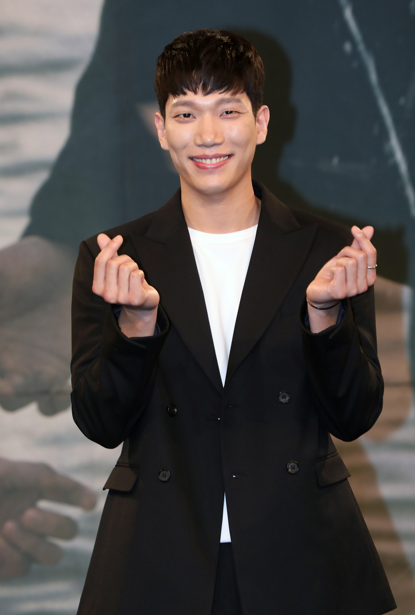 이리와안아줘;허준호;장기용;진기주;윤종훈;김경남