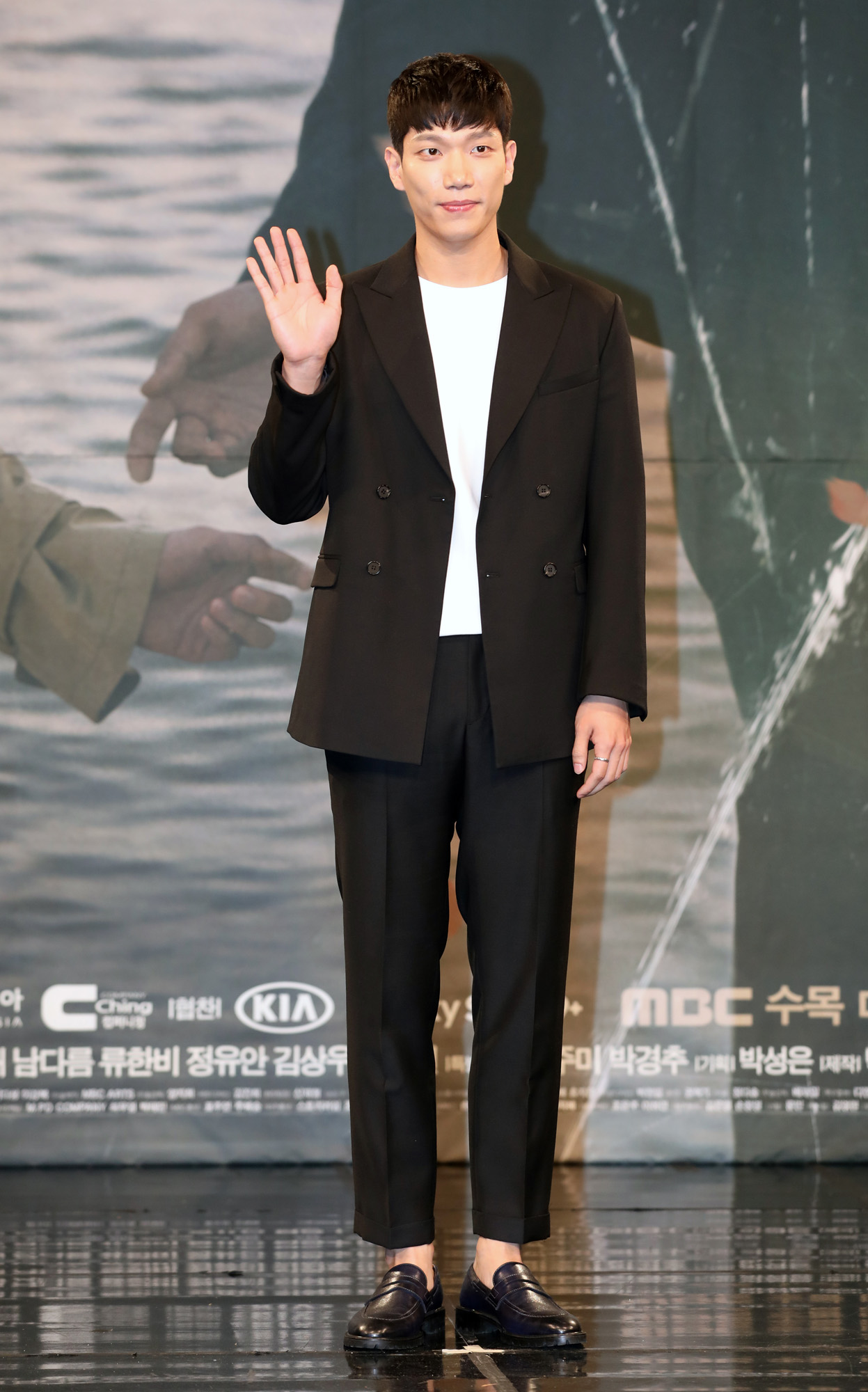 이리와안아줘;허준호;장기용;진기주;윤종훈;김경남