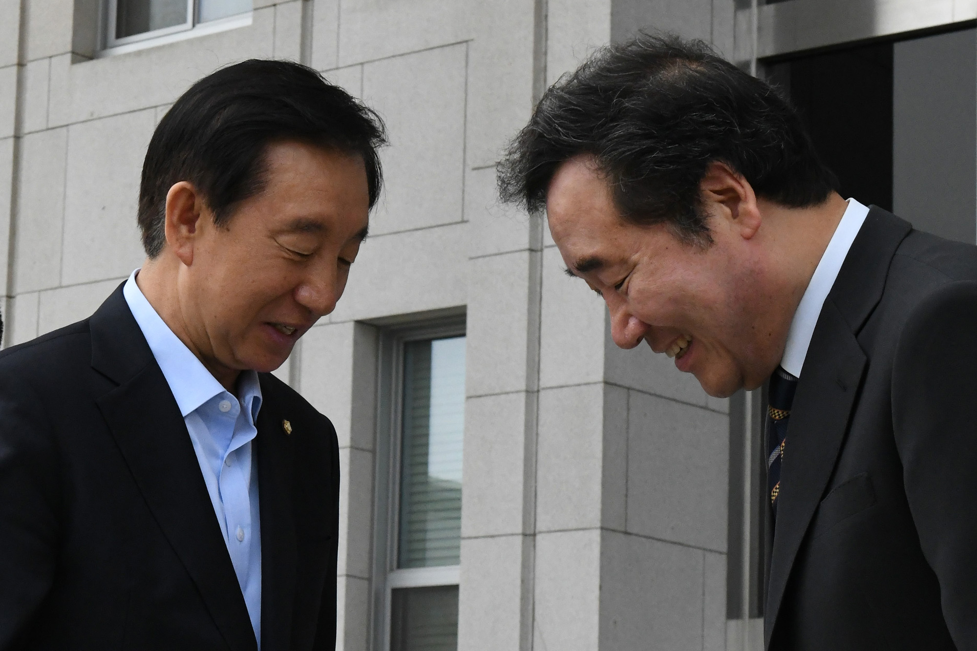 정치국회;국무총리;이낙연;시정연설;추경예산;김성태원내대표