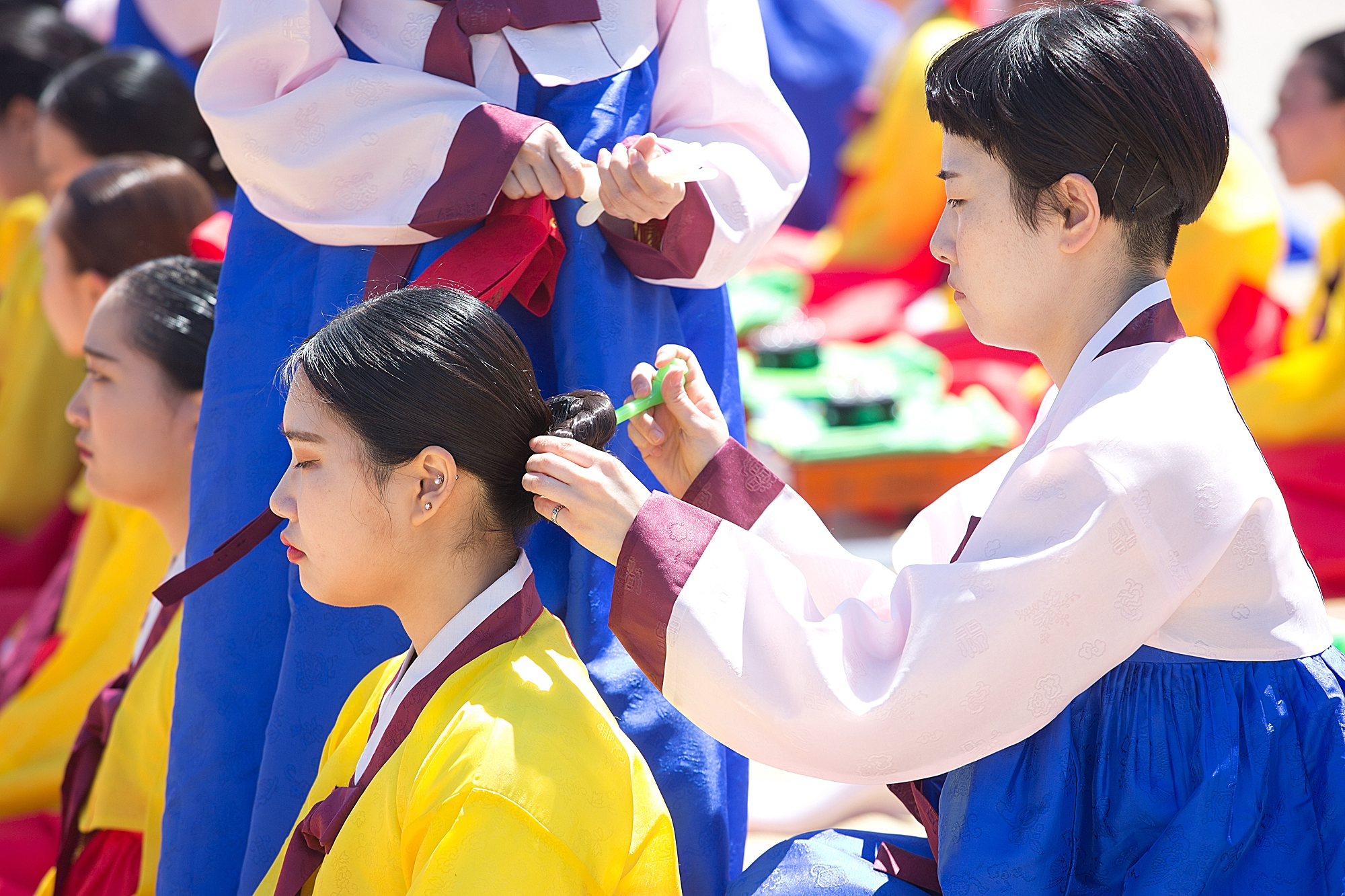 사회;세태;성년의날;성년식;성년레;전통성년례;예지원;쪽두리;비녀;상투;갓;댕기