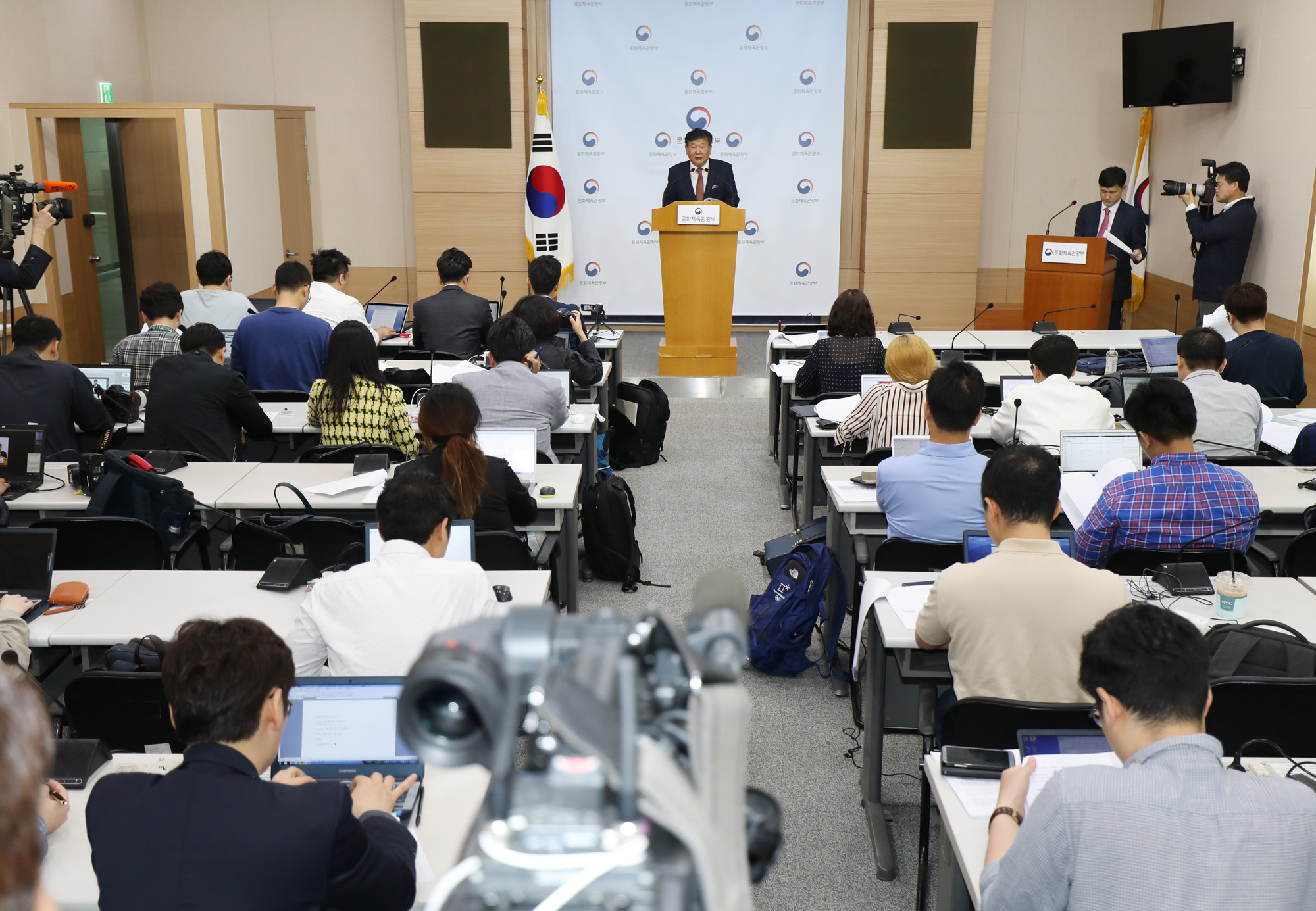 대한빙상연맹;빙상연맹;대한체육회;특정감사;평창올림픽;이승훈;전명규;빙상연맹부회장;쇼트트랙폭행