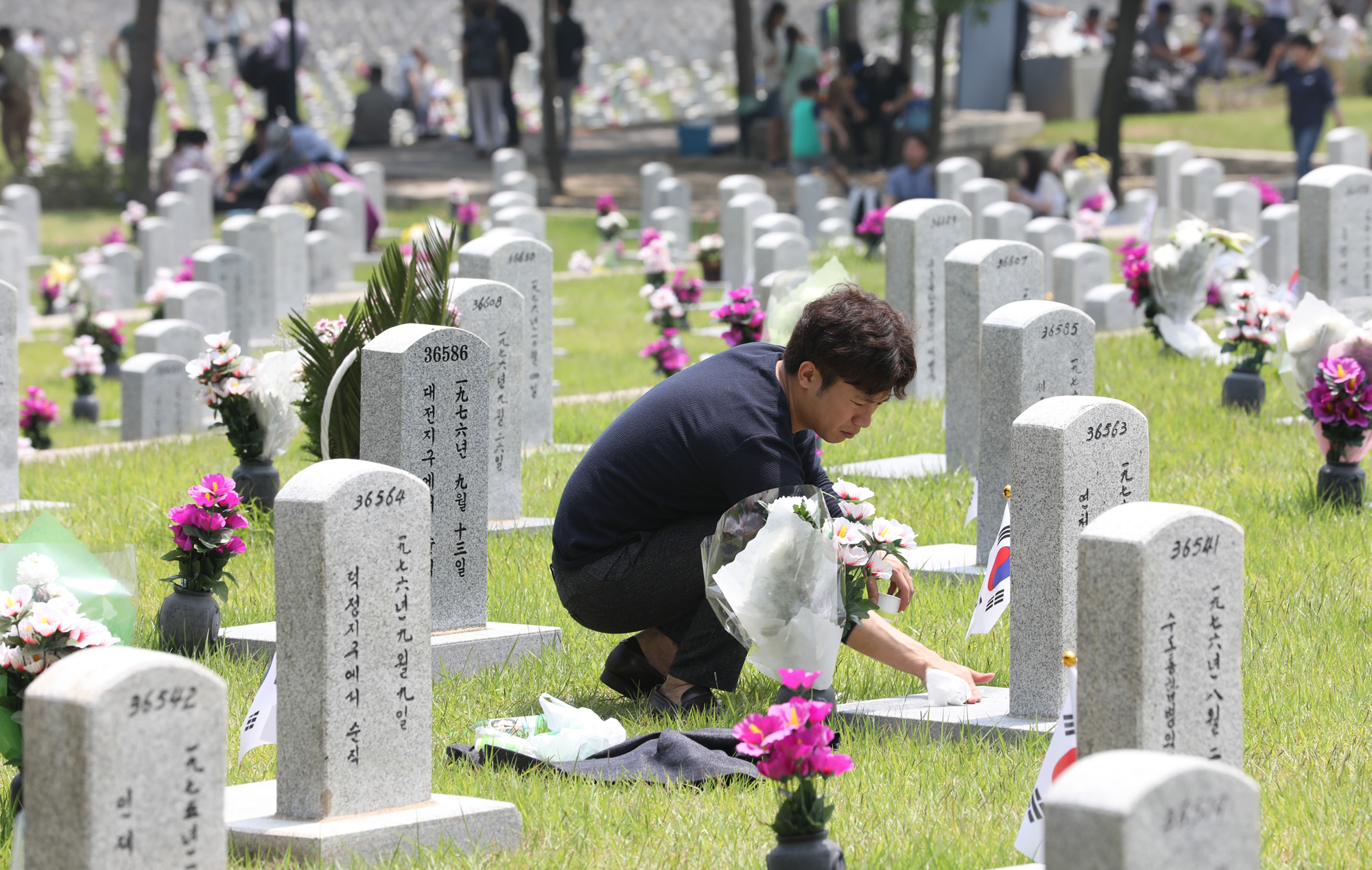 현충원;참배