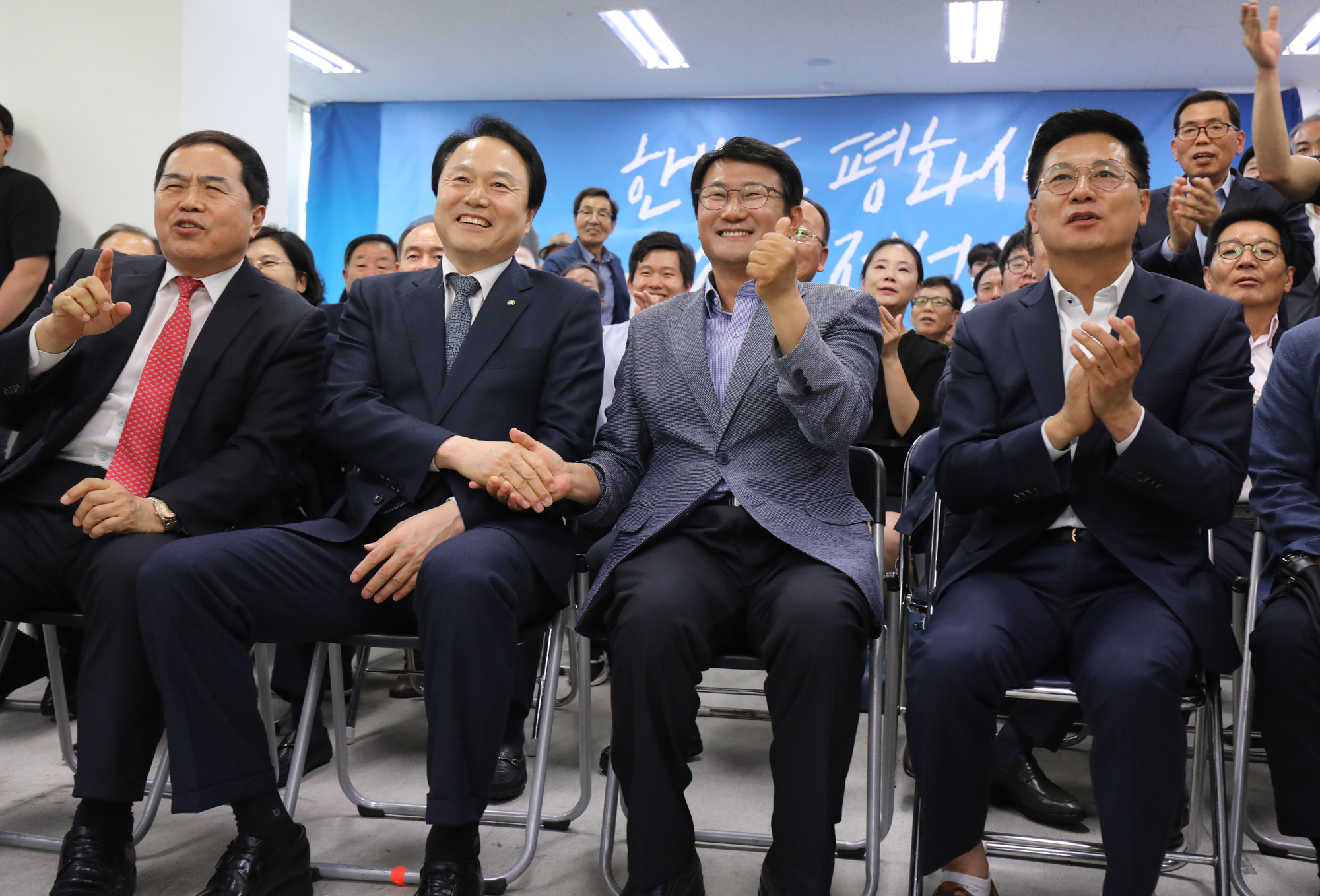 최재성;출구조사