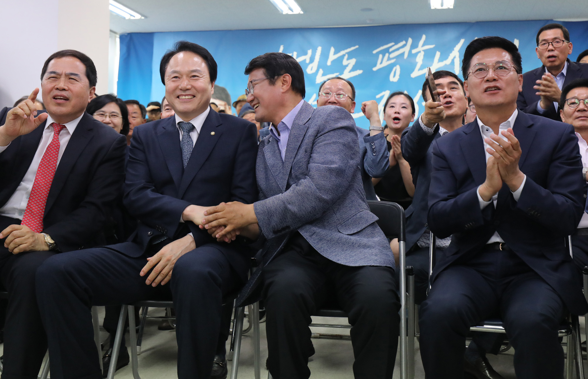 최재성;출구조사