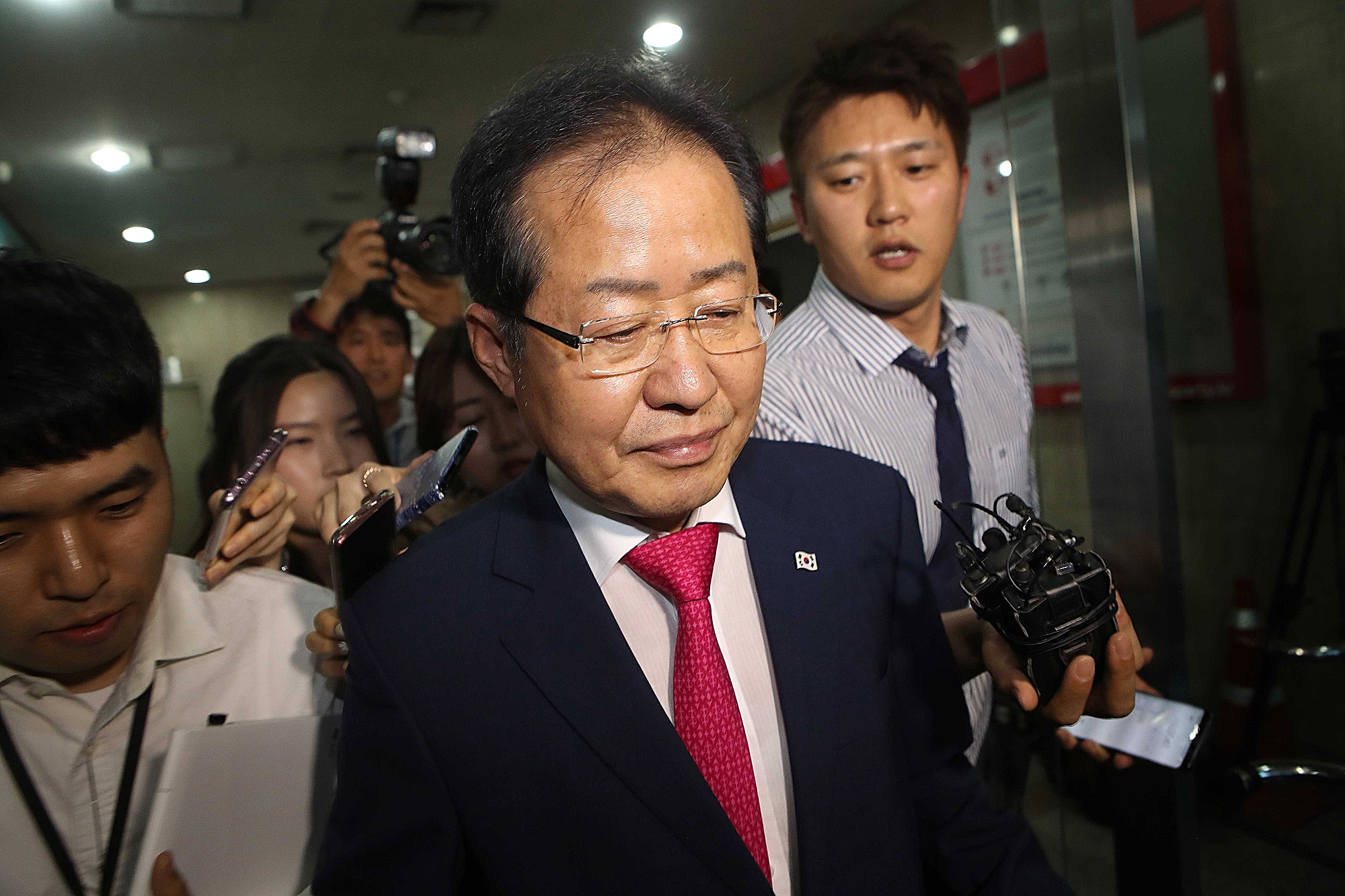 정치;정당;자유한국당;홍준표;당대표;사퇴