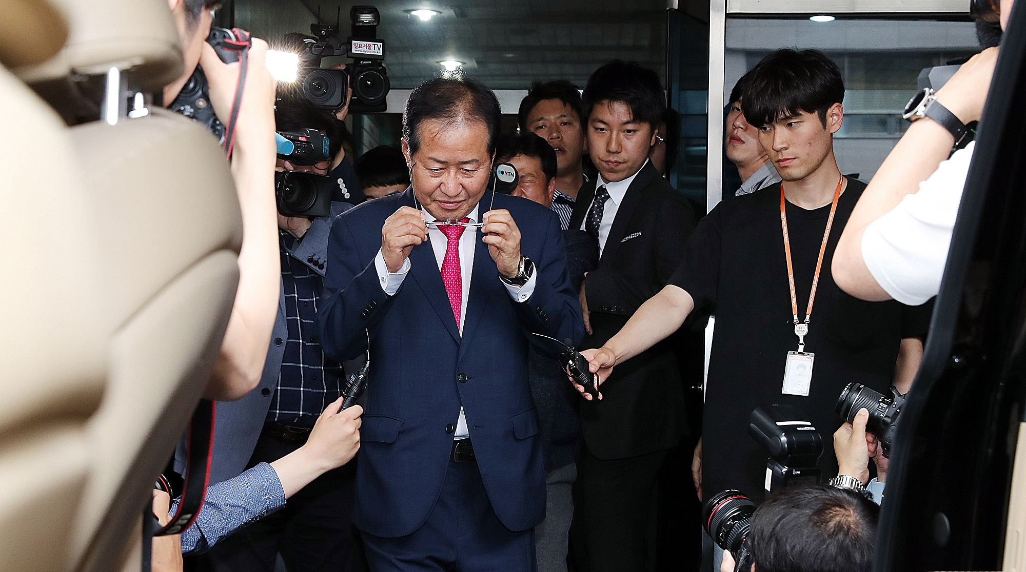 정치;정당;자유한국당;홍준표;당대표;사퇴