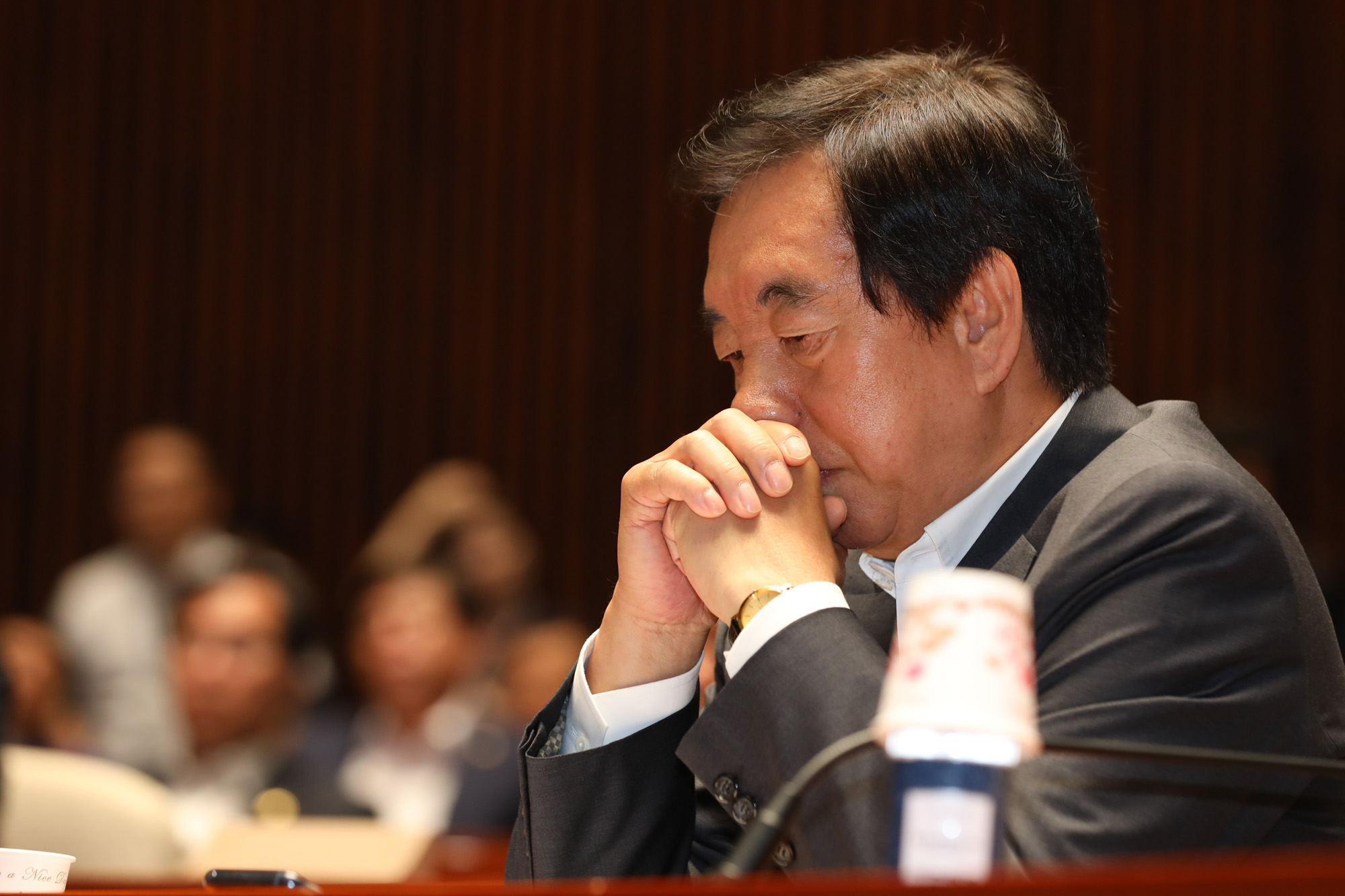 정치국회;자유한국당의원총회;저희가잘못했습니다;김성태대표권한대행