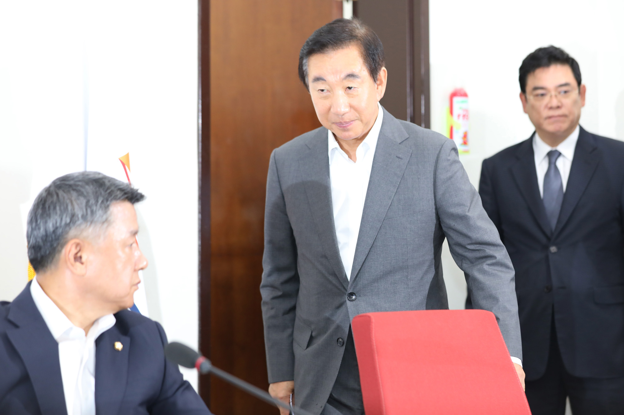 정치국회;김성태;자유한국당권한대행