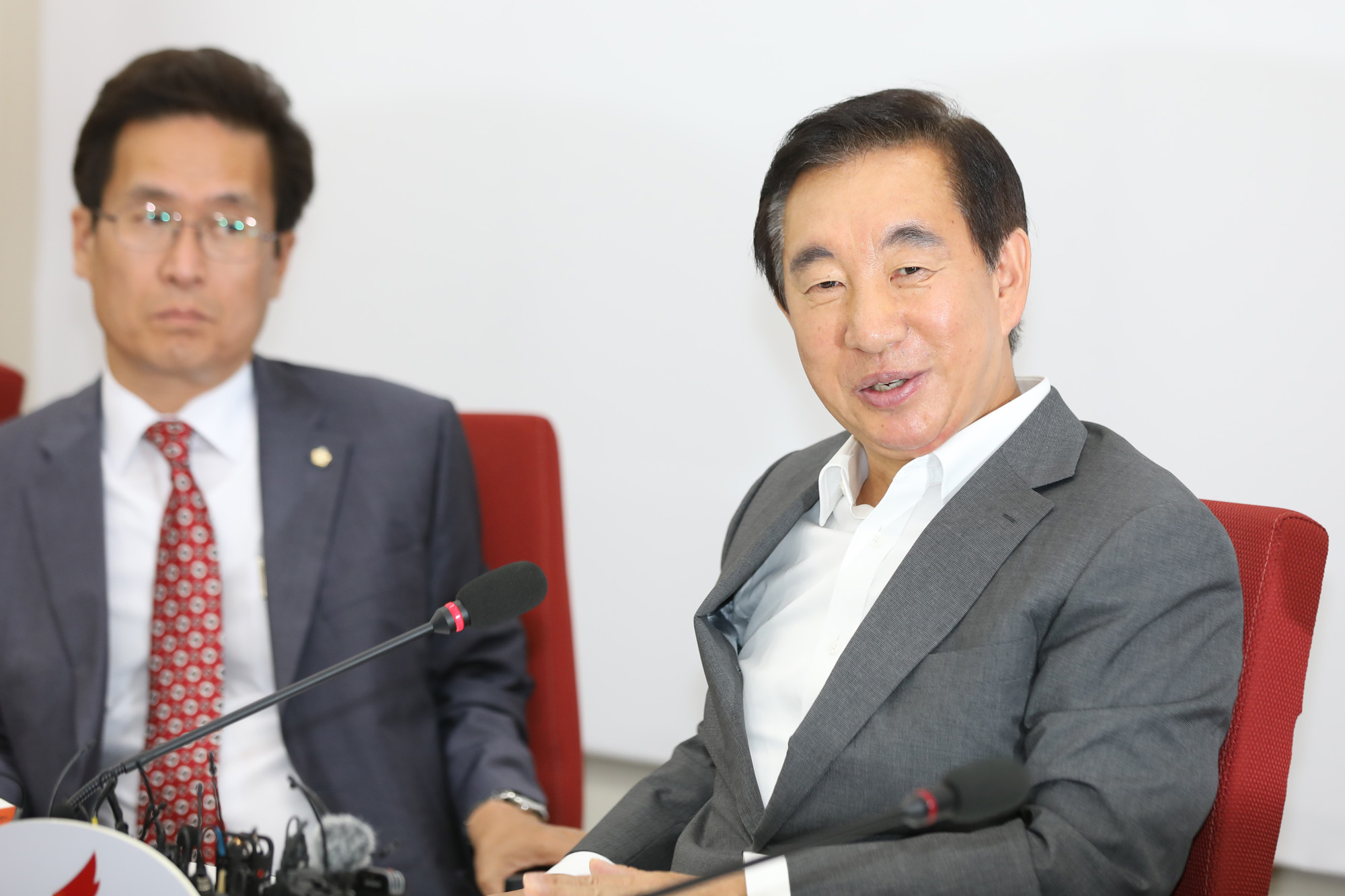 정치국회;김성태;자유한국당권한대행