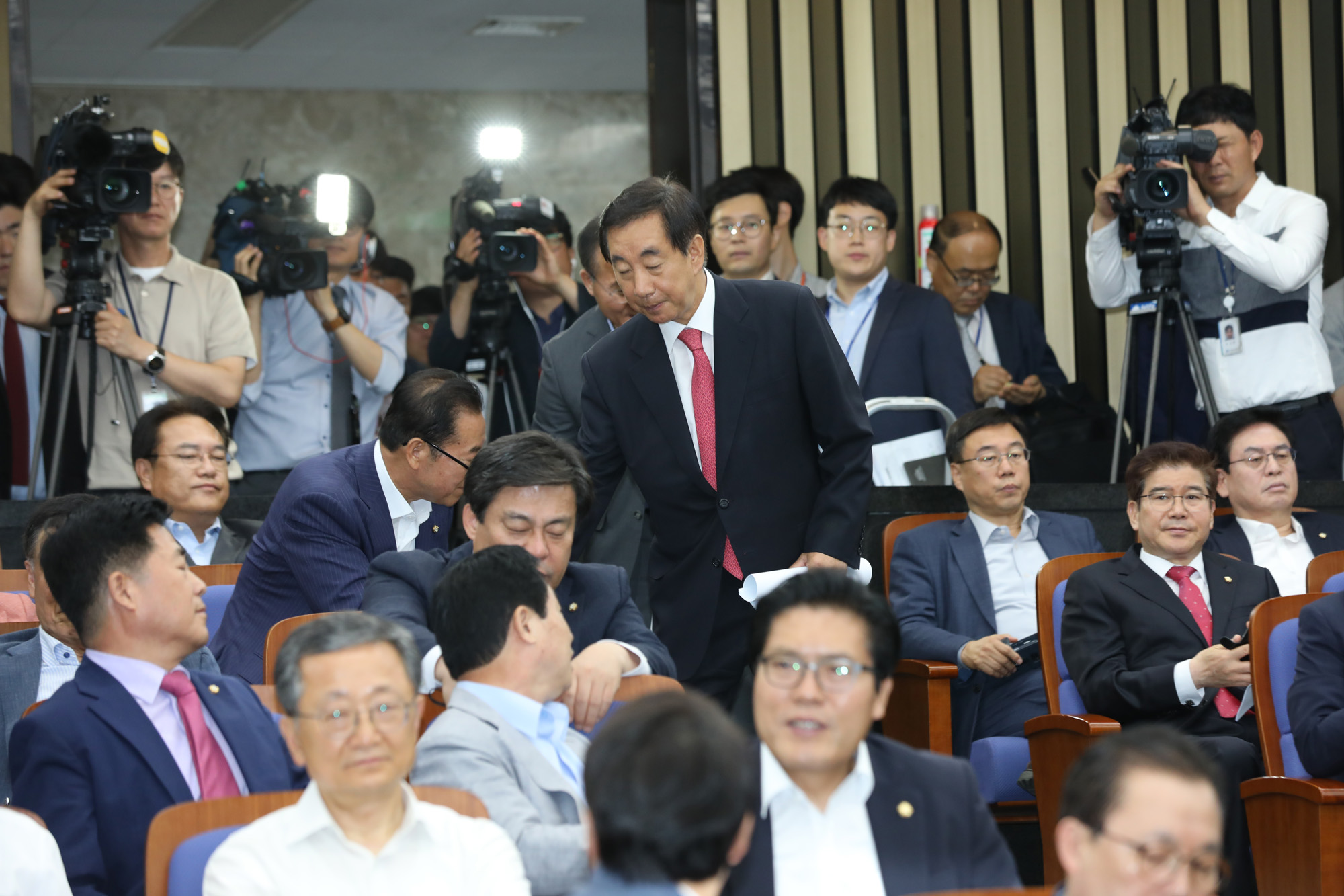 정치국회;자유한국당;의원총회;김성태권한대행