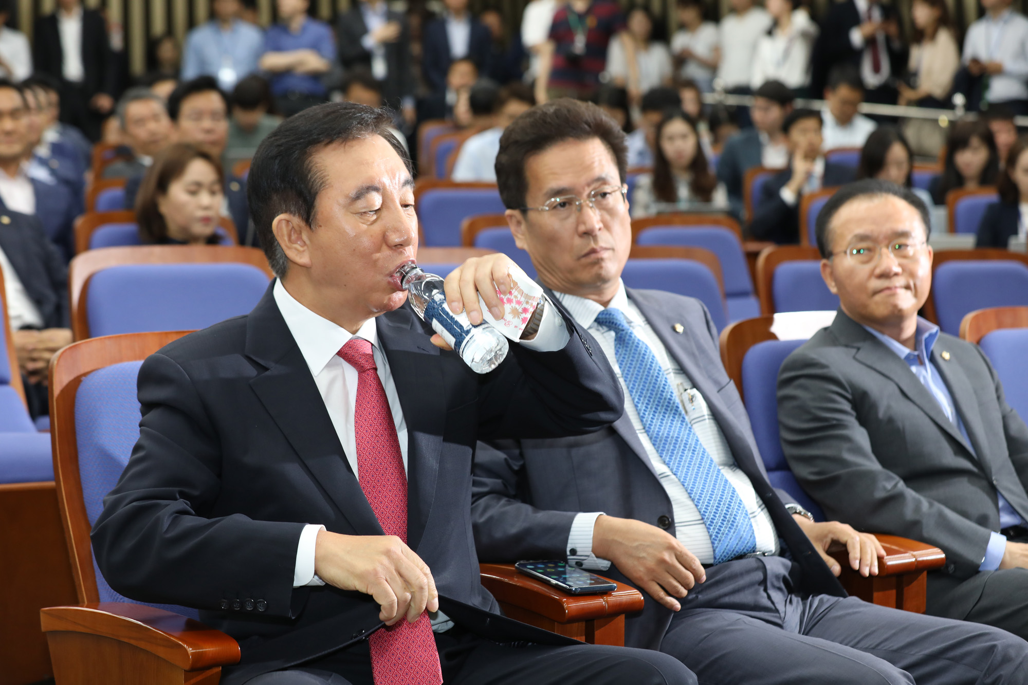 정치국회;자유한국당;의원총회;김성태권한대행