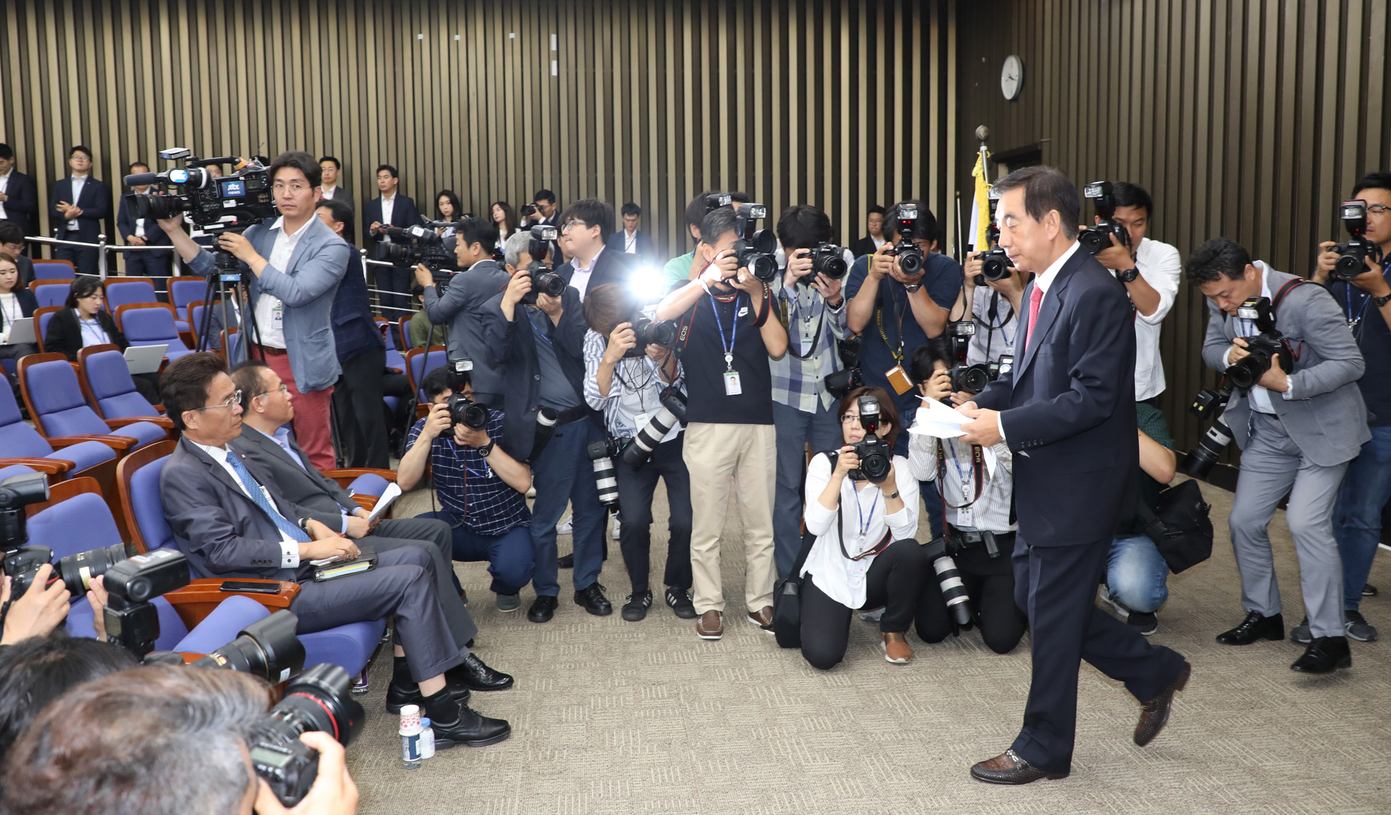 정치국회;자유한국당;의원총회;김성태권한대행