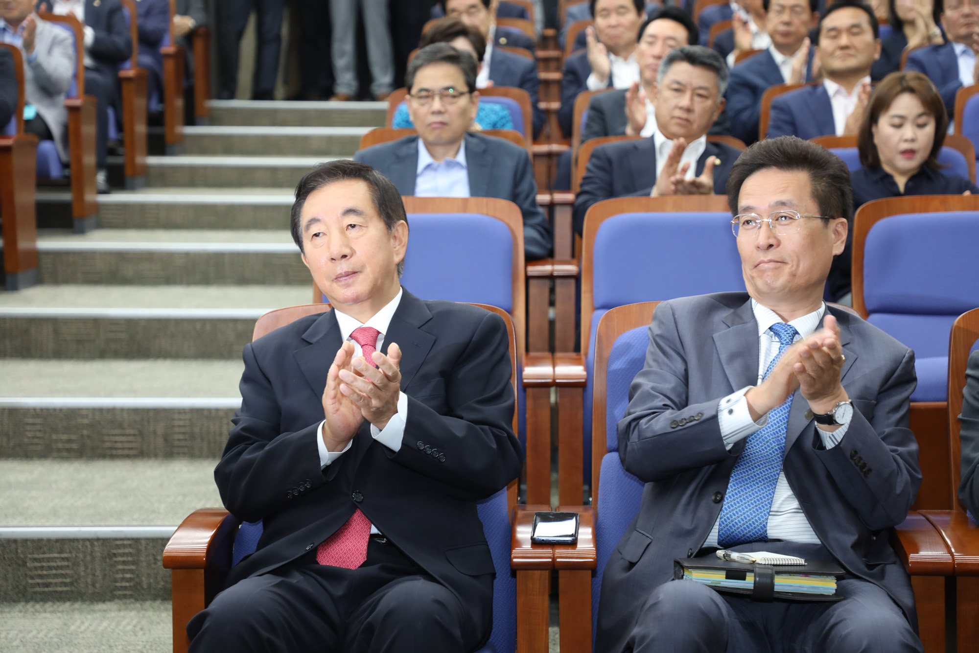 정치국회;자유한국당;의원총회;김성태권한대행