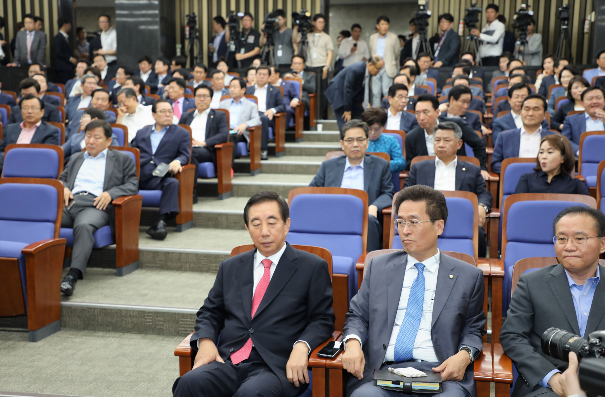 정치국회;자유한국당;의원총회;김성태권한대행
