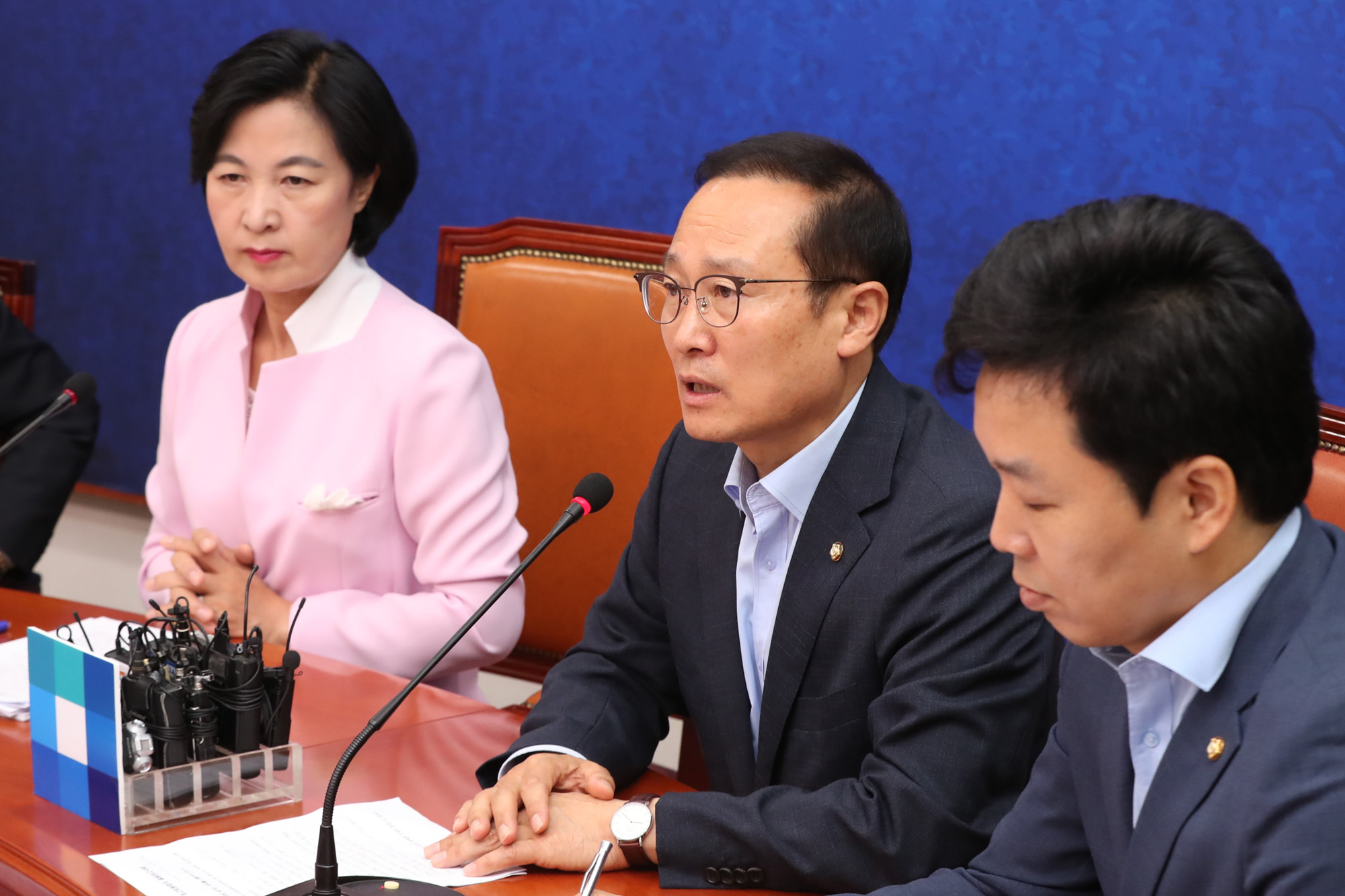 정치국회;더불어민주당최고위원회의;홍영표원내대표