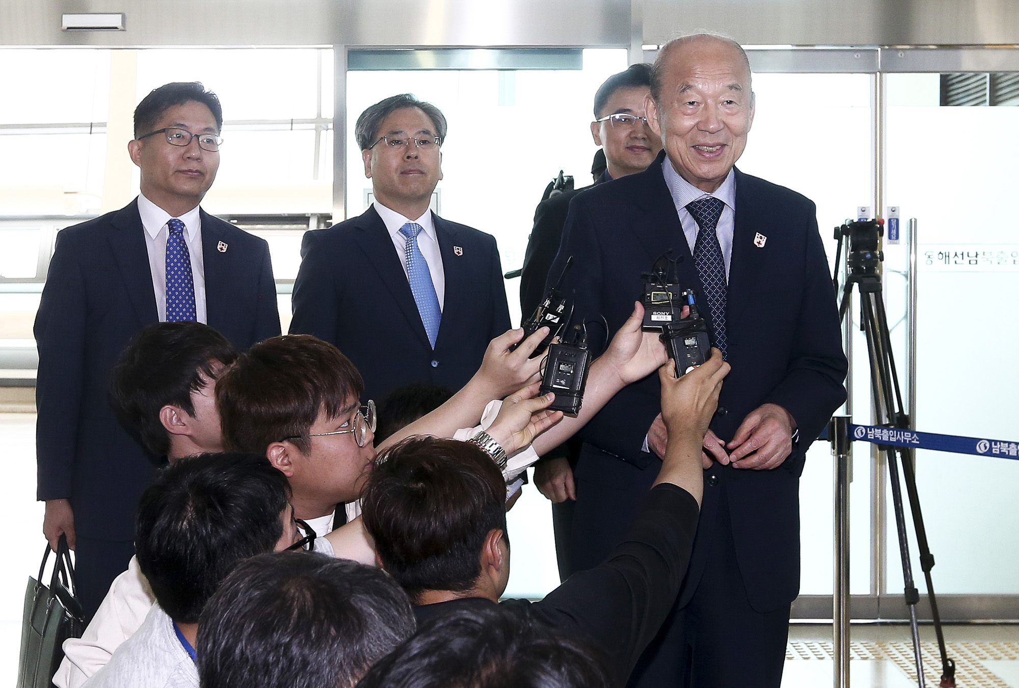 남북;북한;적십자회담;금강산;출입국관리소
