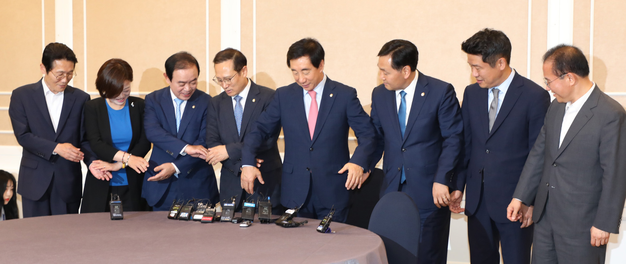 정치국회;교섭단체원내대표;홍영표;김성태;장병완;김관영