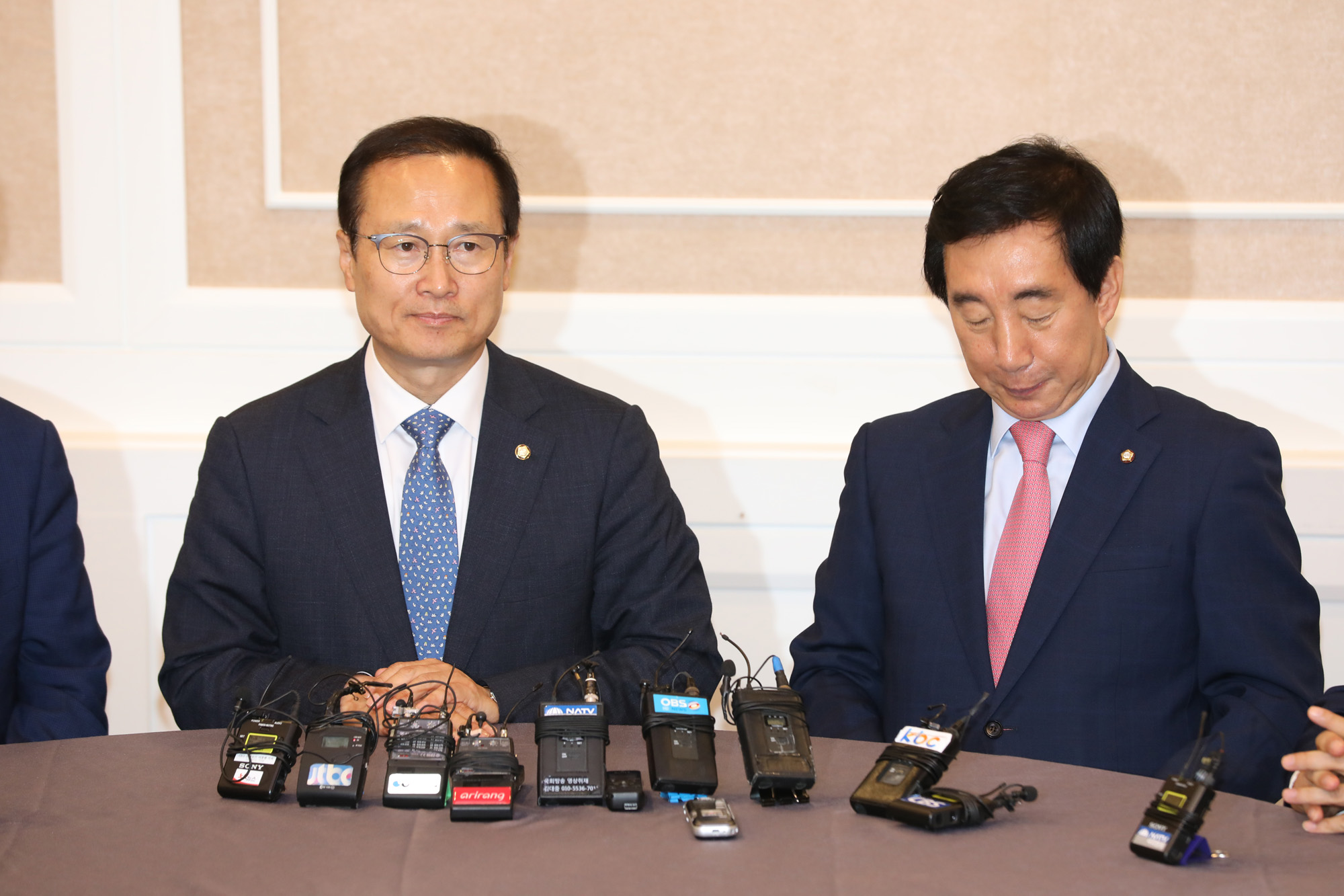 정치국회;교섭단체원내대표;홍영표;김성태;장병완;김관영