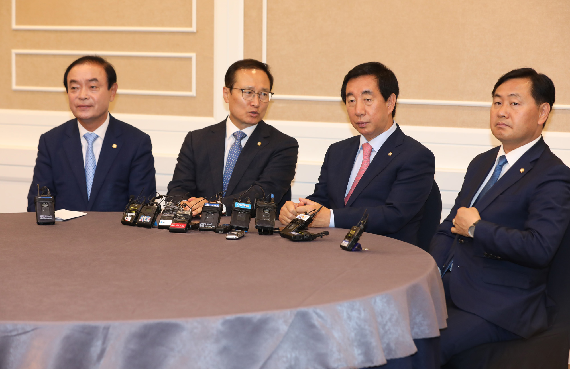 정치국회;교섭단체원내대표;홍영표;김성태;장병완;김관영