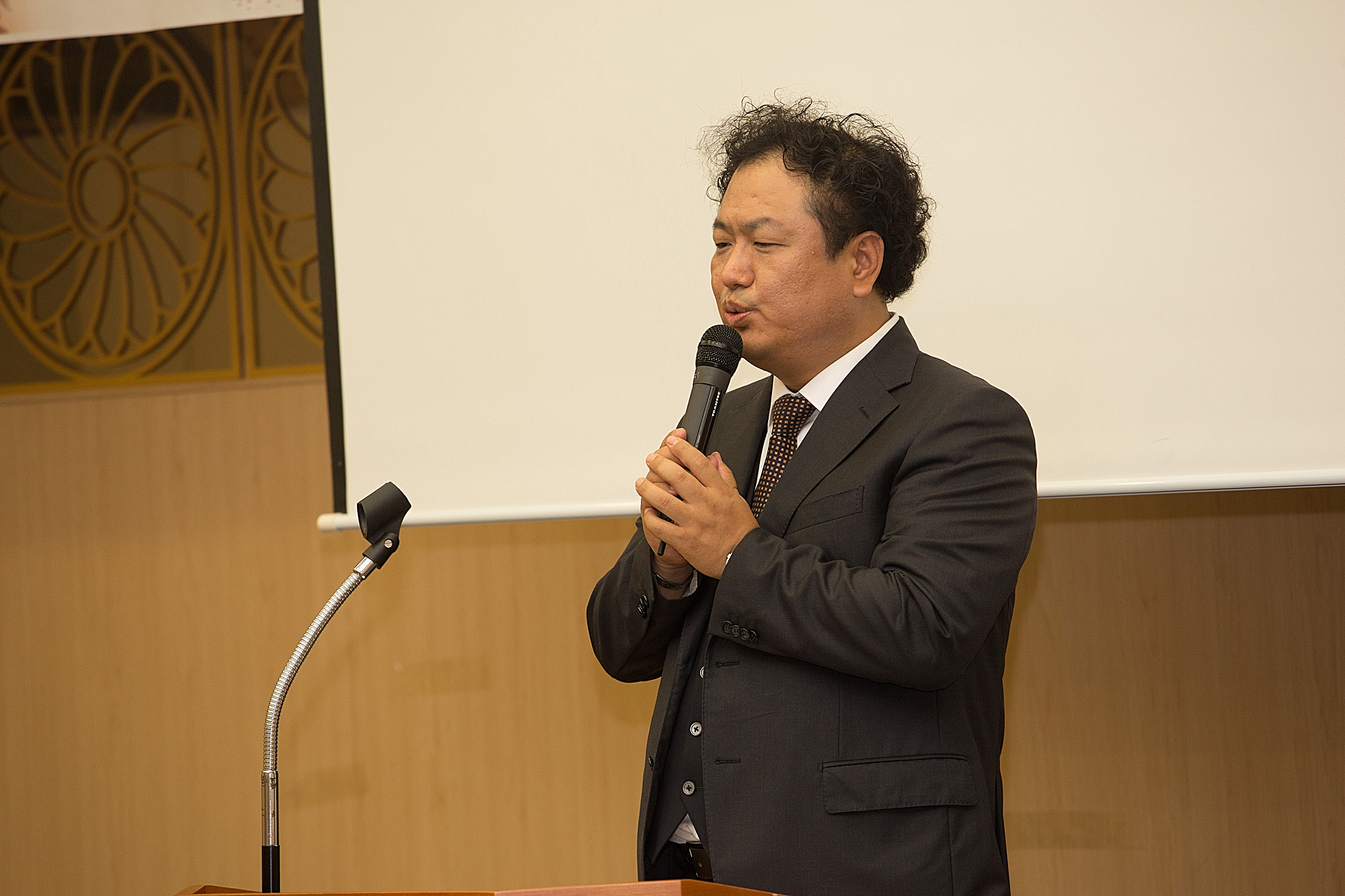 학교;대학교;외국대학교;유학;유학원;오스트리아;프로이드대학;예술치료과정