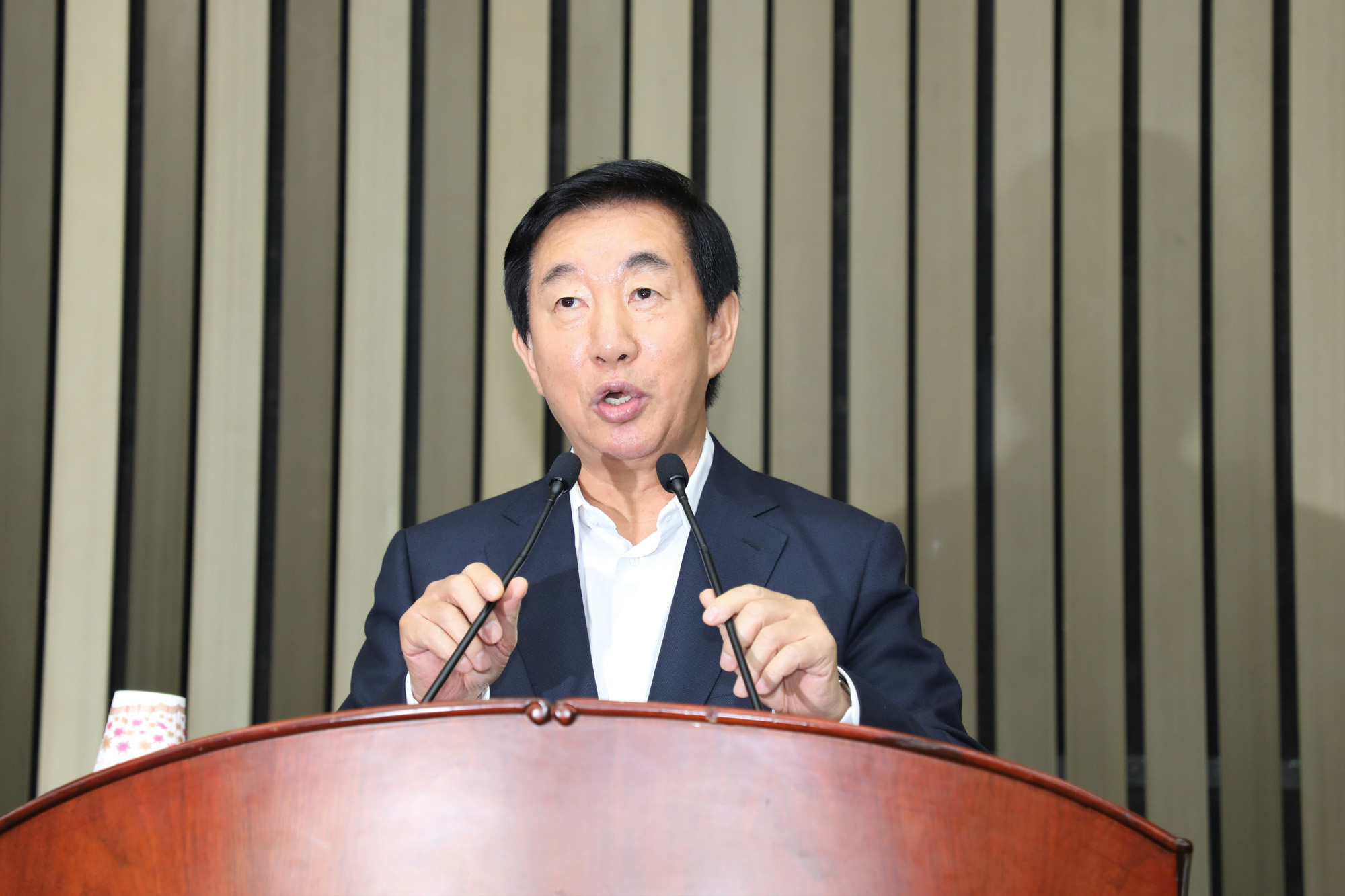 정치국회;자유한국당의원총회;김성태원내대표