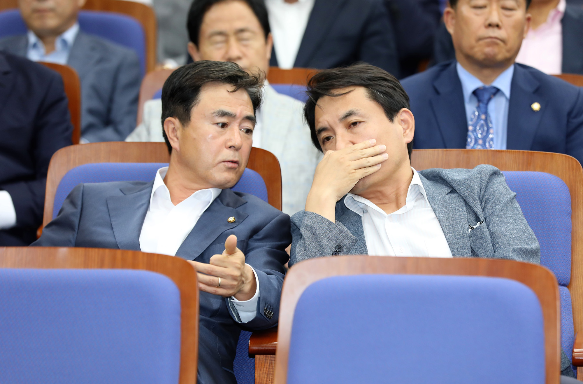 정치국회;자유한국당의원총회;김성태원내대표