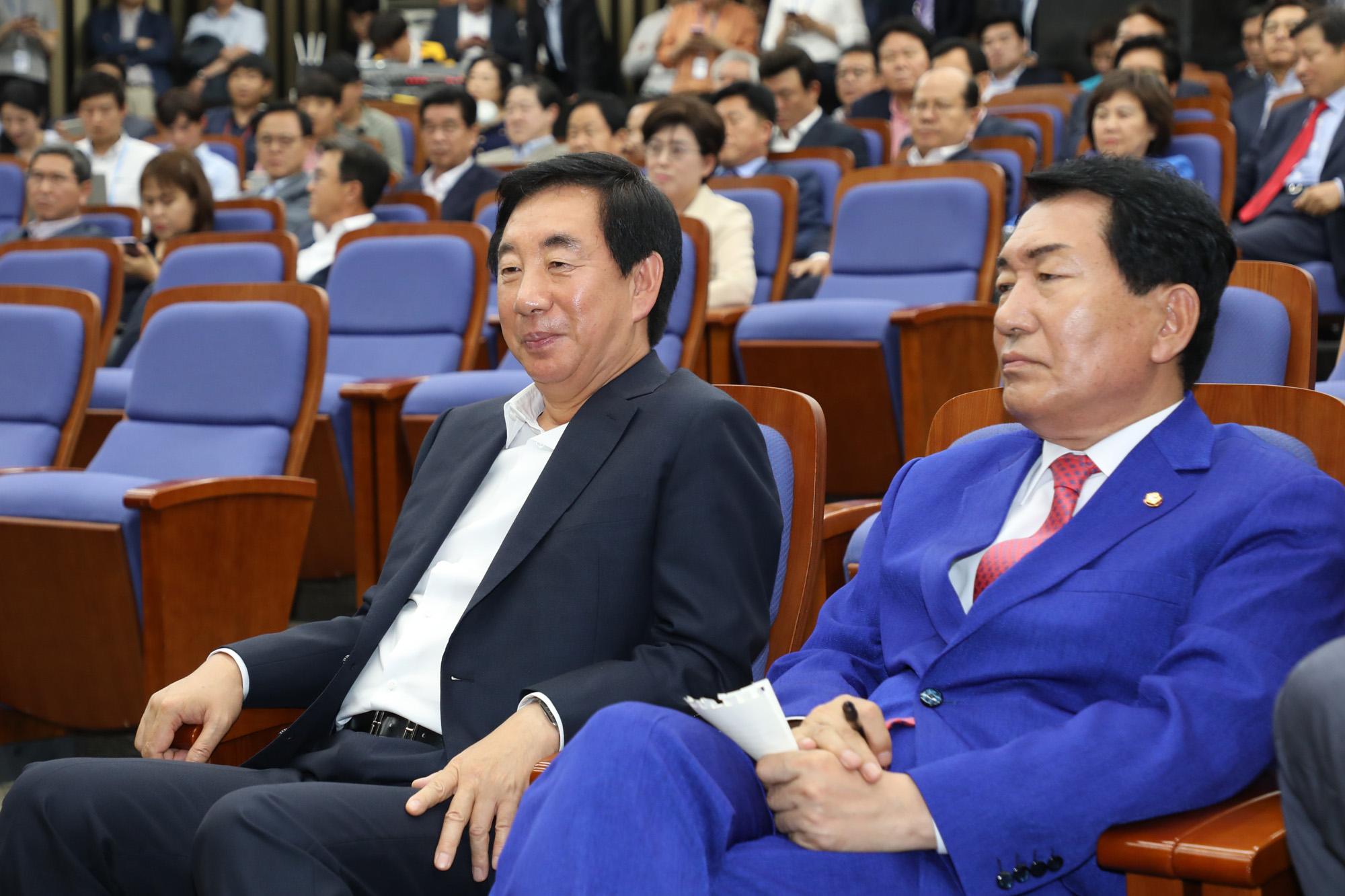 정치국회;자유한국당의원총회;김성태원내대표