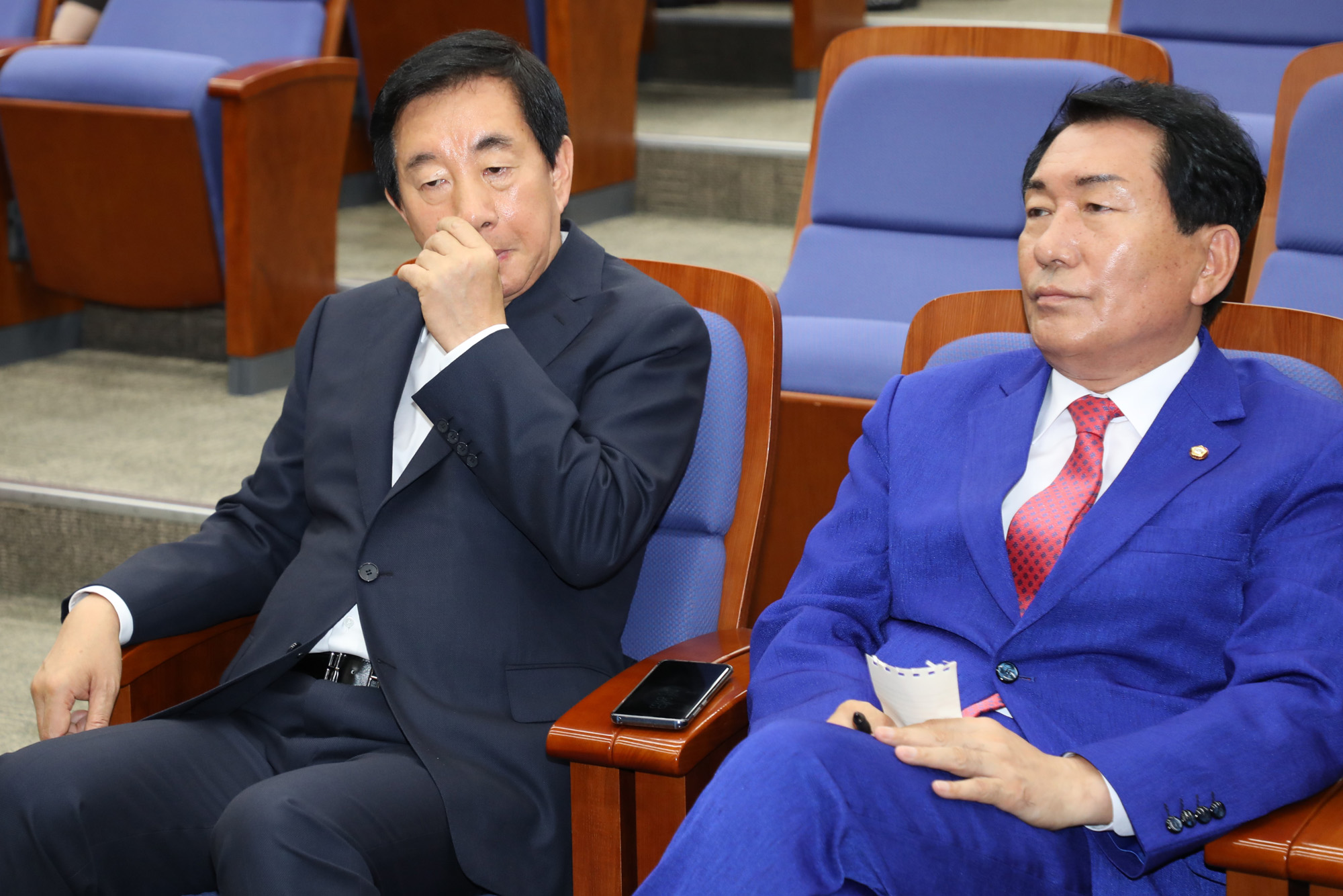 정치국회;자유한국당의원총회;김성태원내대표