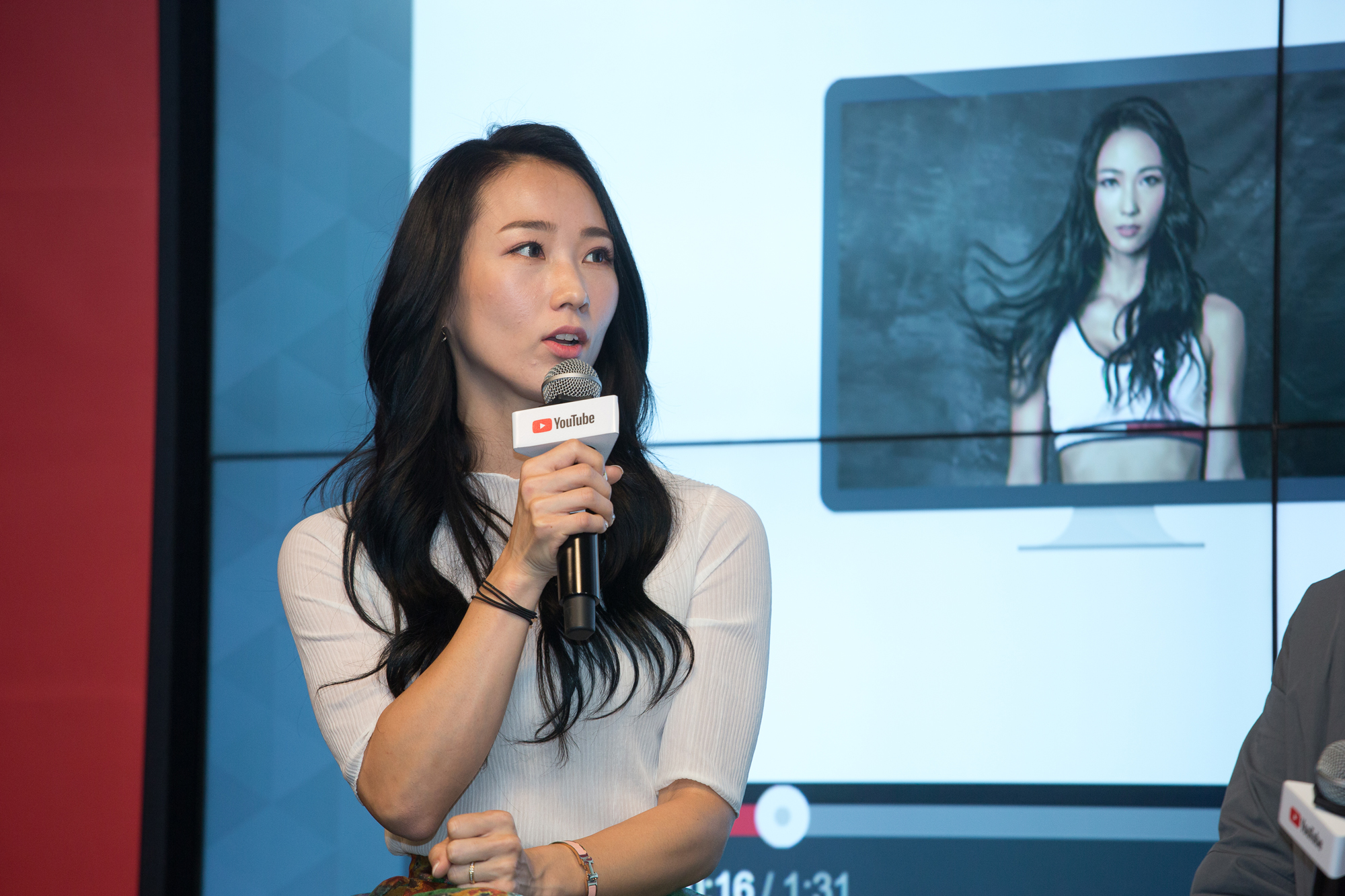 사화;세태;유튜브;크리에이터;주부