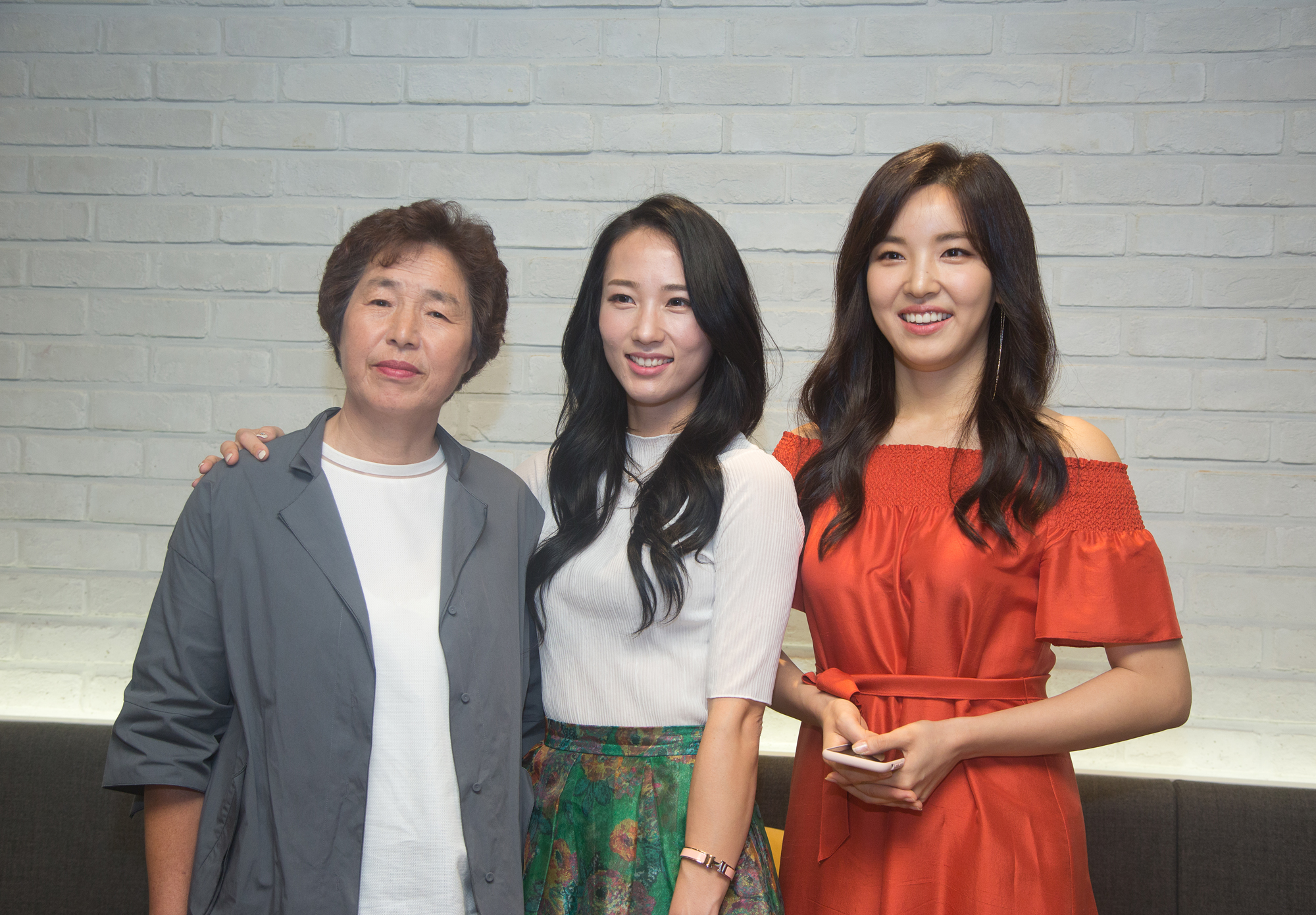 사화;세태;유튜브;크리에이터;주부