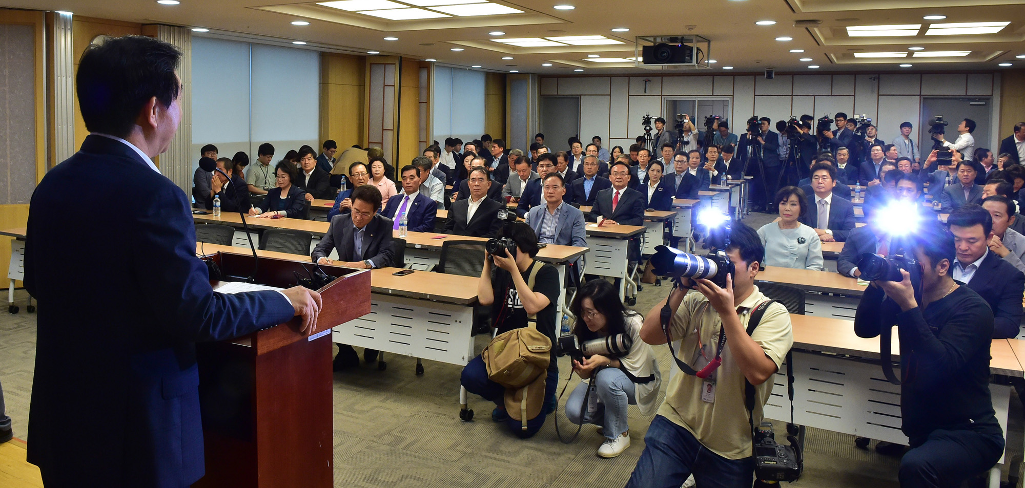 정치국회;자유한국당원외당협위원장;김성태당권한대행