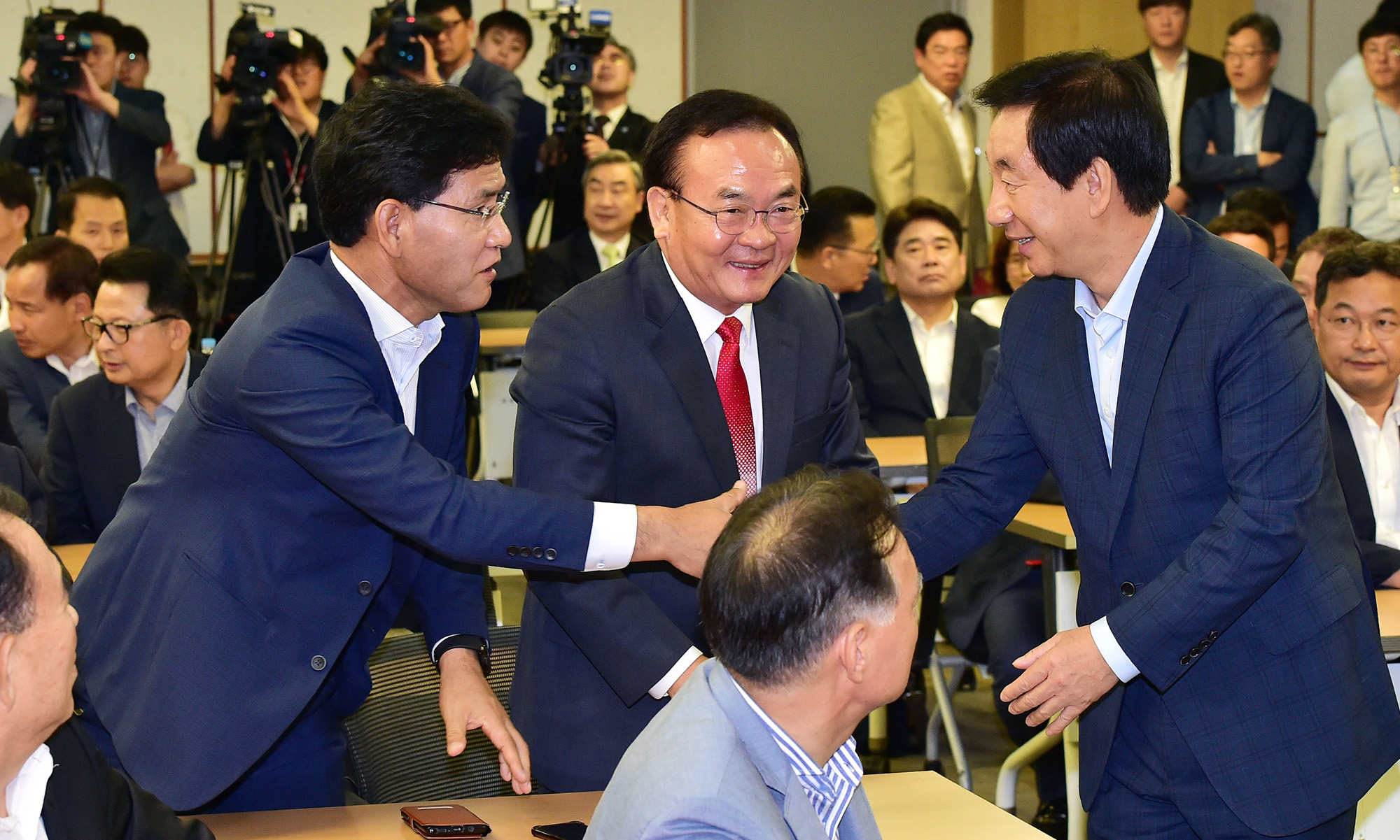 정치국회;자유한국당원외당협위원장;김성태당권한대행