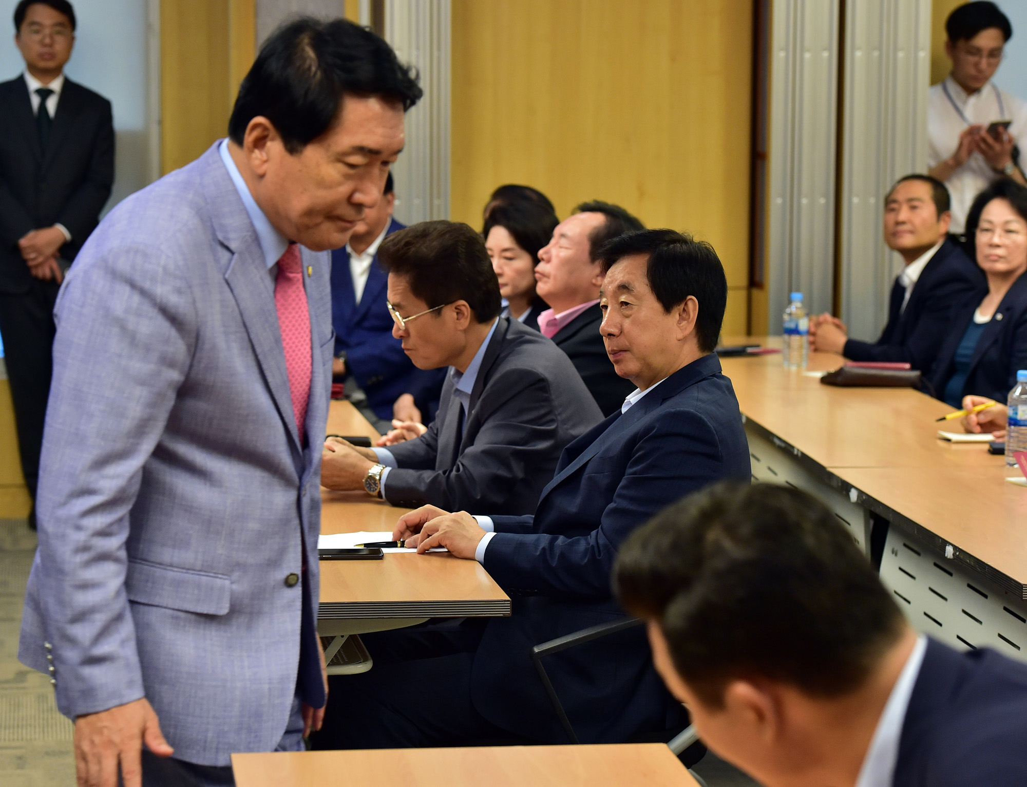 정치국회;자유한국당원외당협위원장;김성태당권한대행