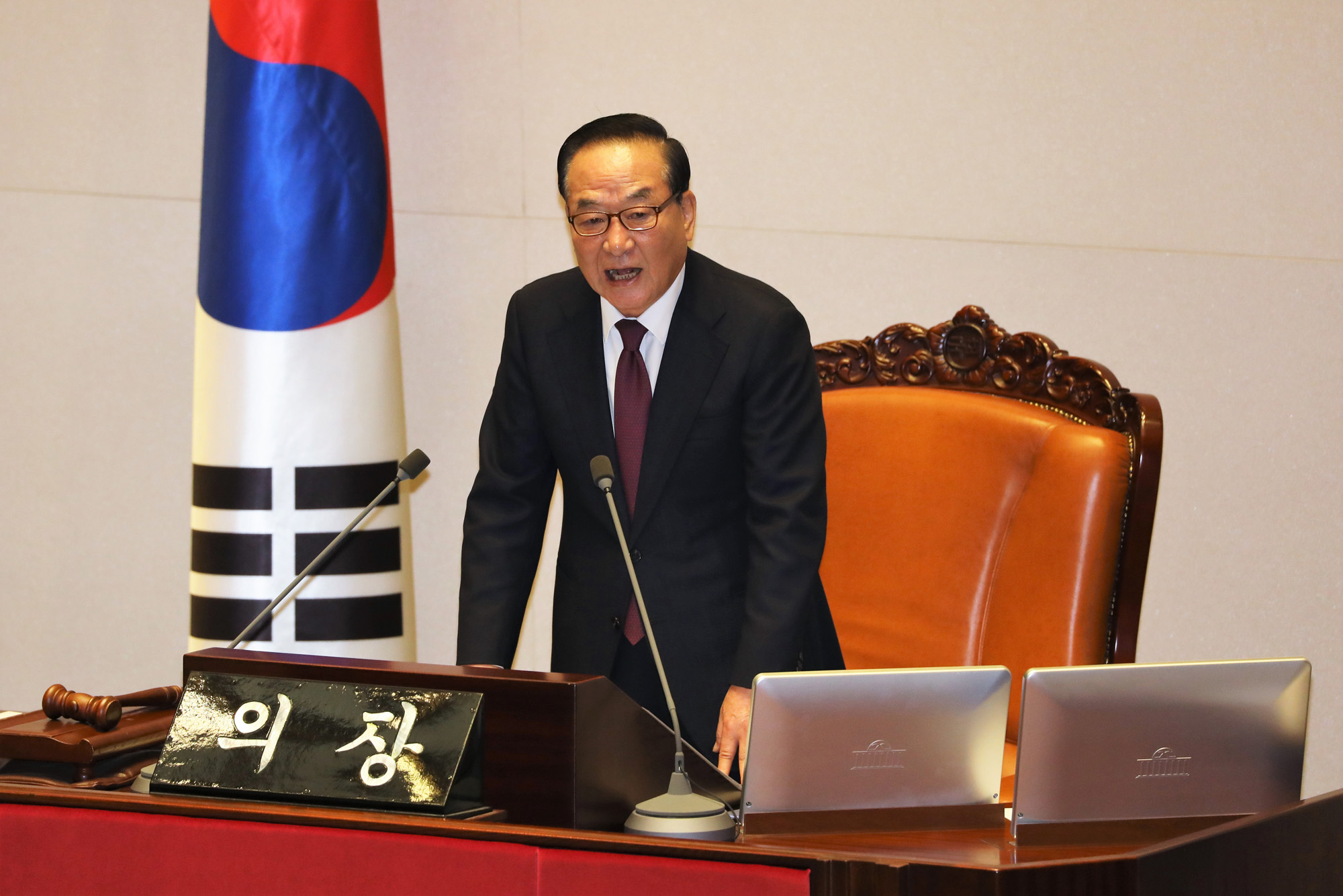 정치국회;본회의;국회의장선출;서청원의원