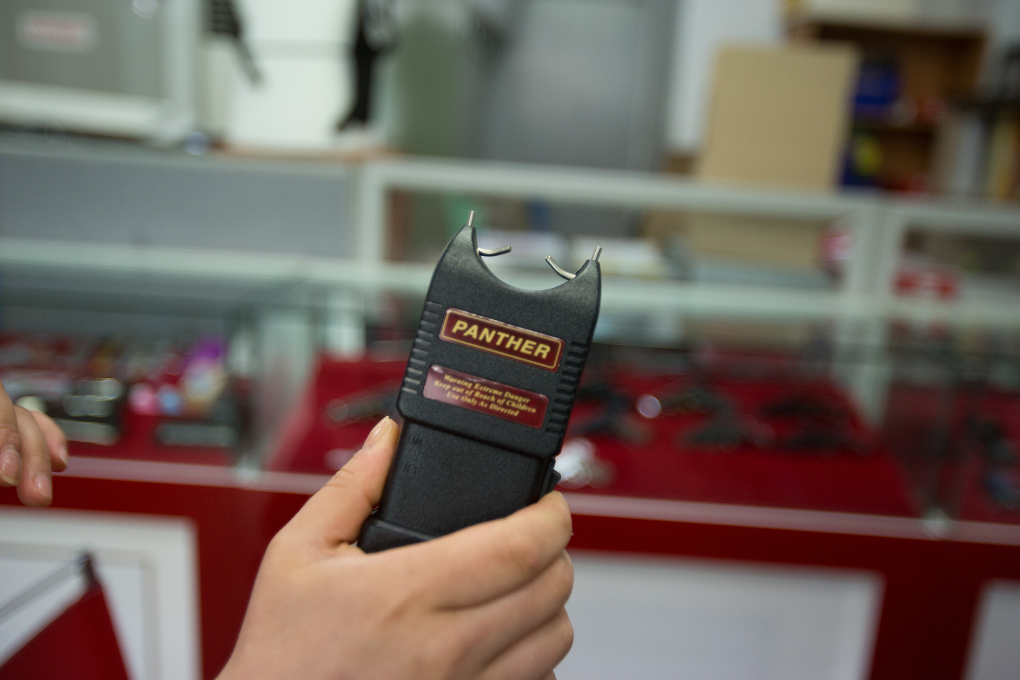 사회;호신용품;스프레이;휘슬;가스총;전기충격기;3단봉