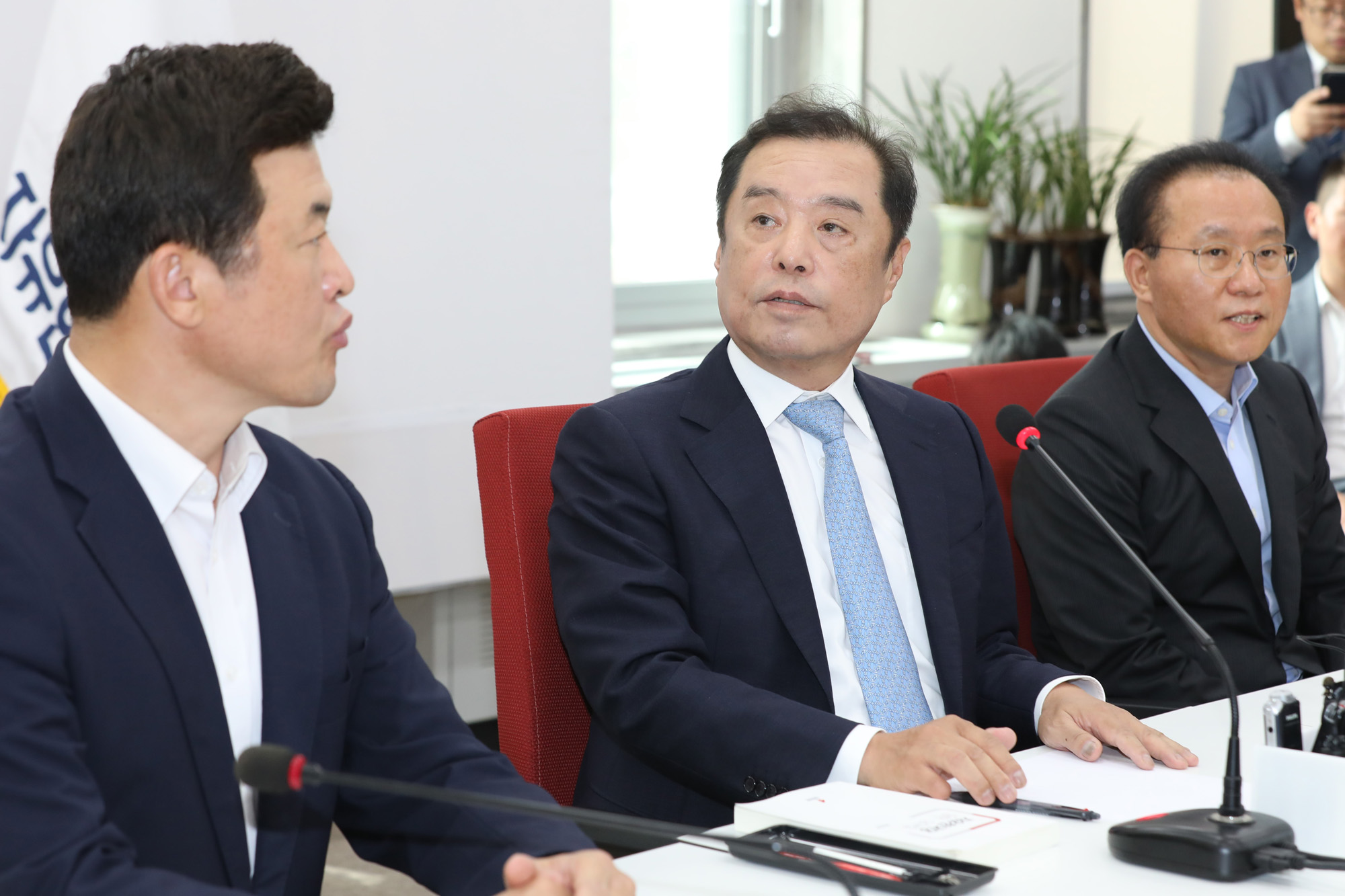 정치국회;김병준비상대책위원장;자유한국당비상대책위