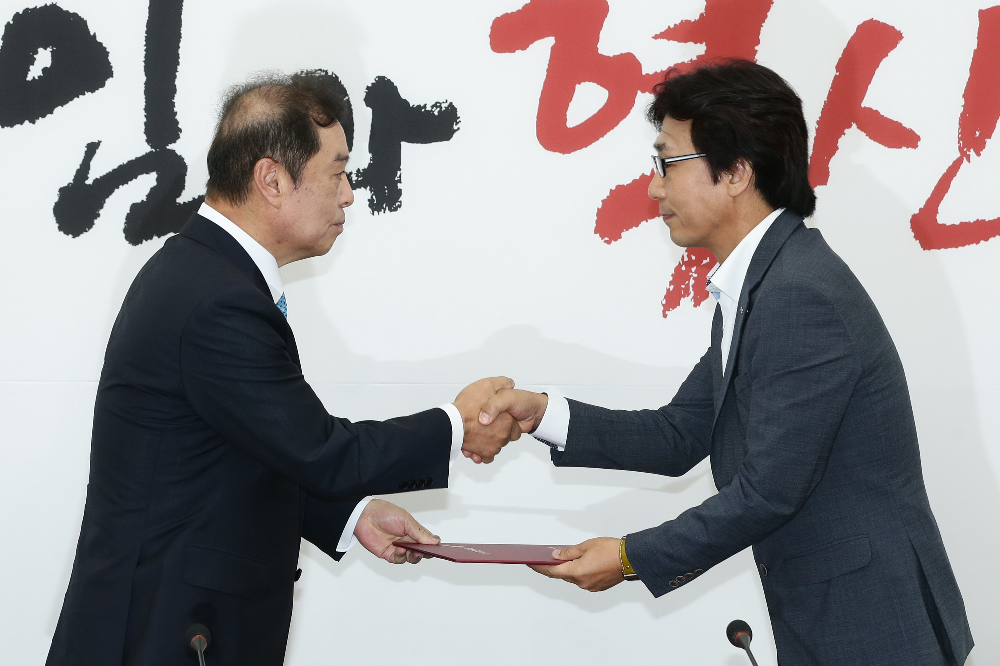 정치국회;자유한국당;비상대책위원회;김병준위원장;김대준비대위원