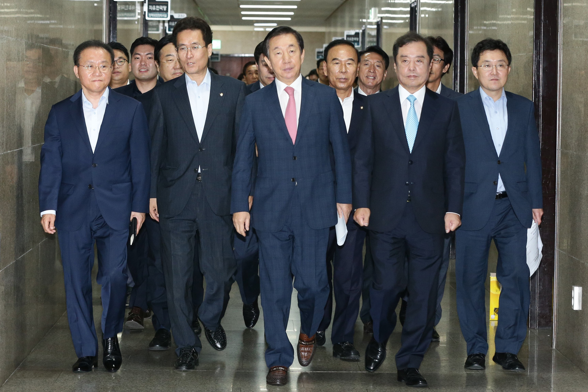 정치국회;자유한국당;비상대책위원회;김병준위원장;김성태원내대표