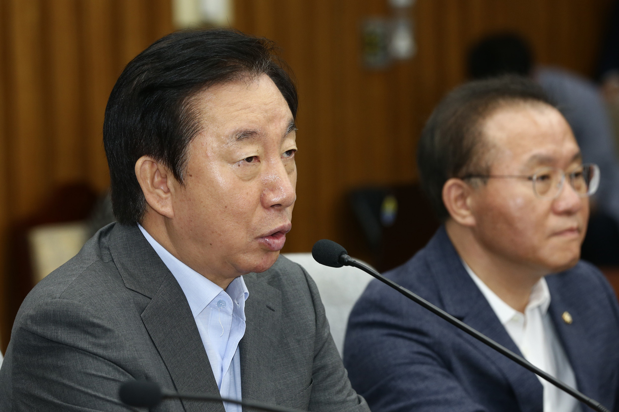 정치국회;자유한국당원내대책회의;김성태원내대표