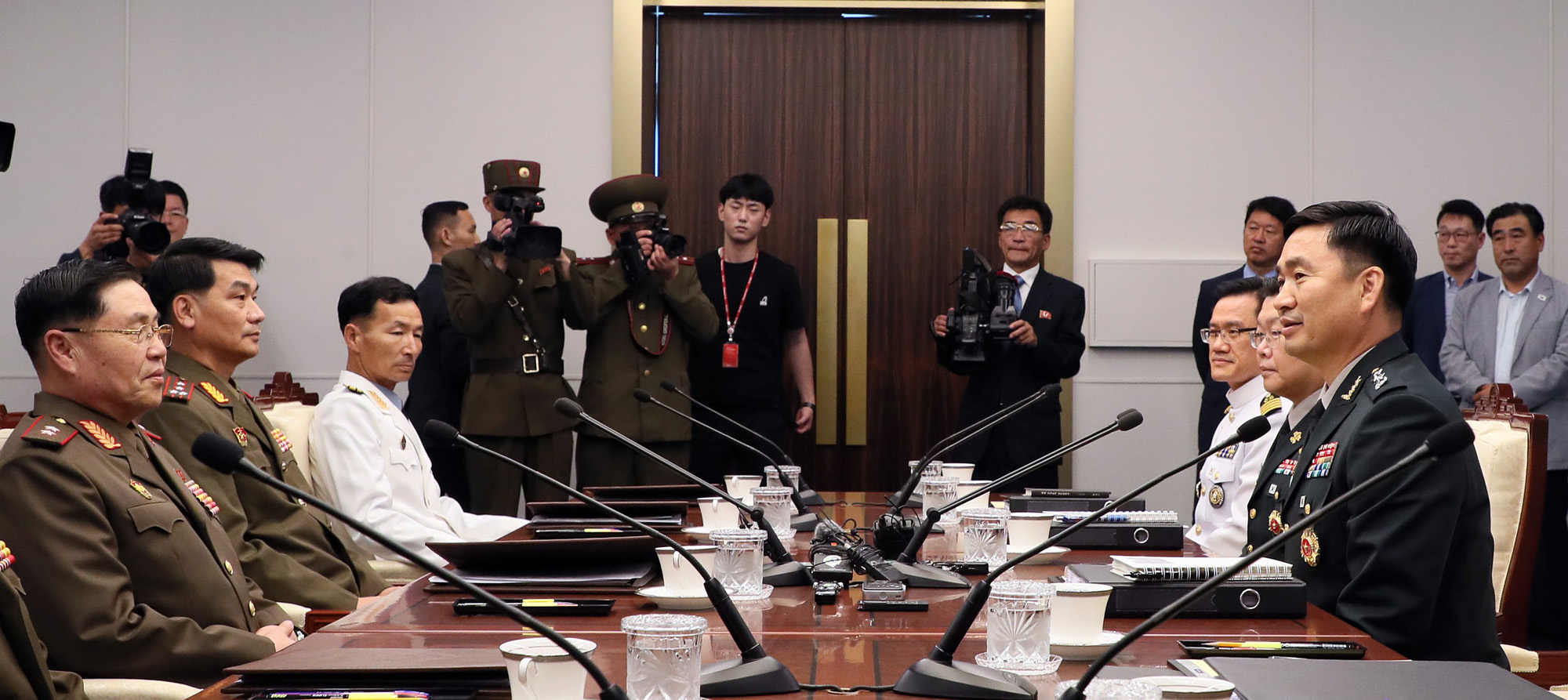 정치;남북장성급회담;남북회담;판문점평화의집;안익산중장