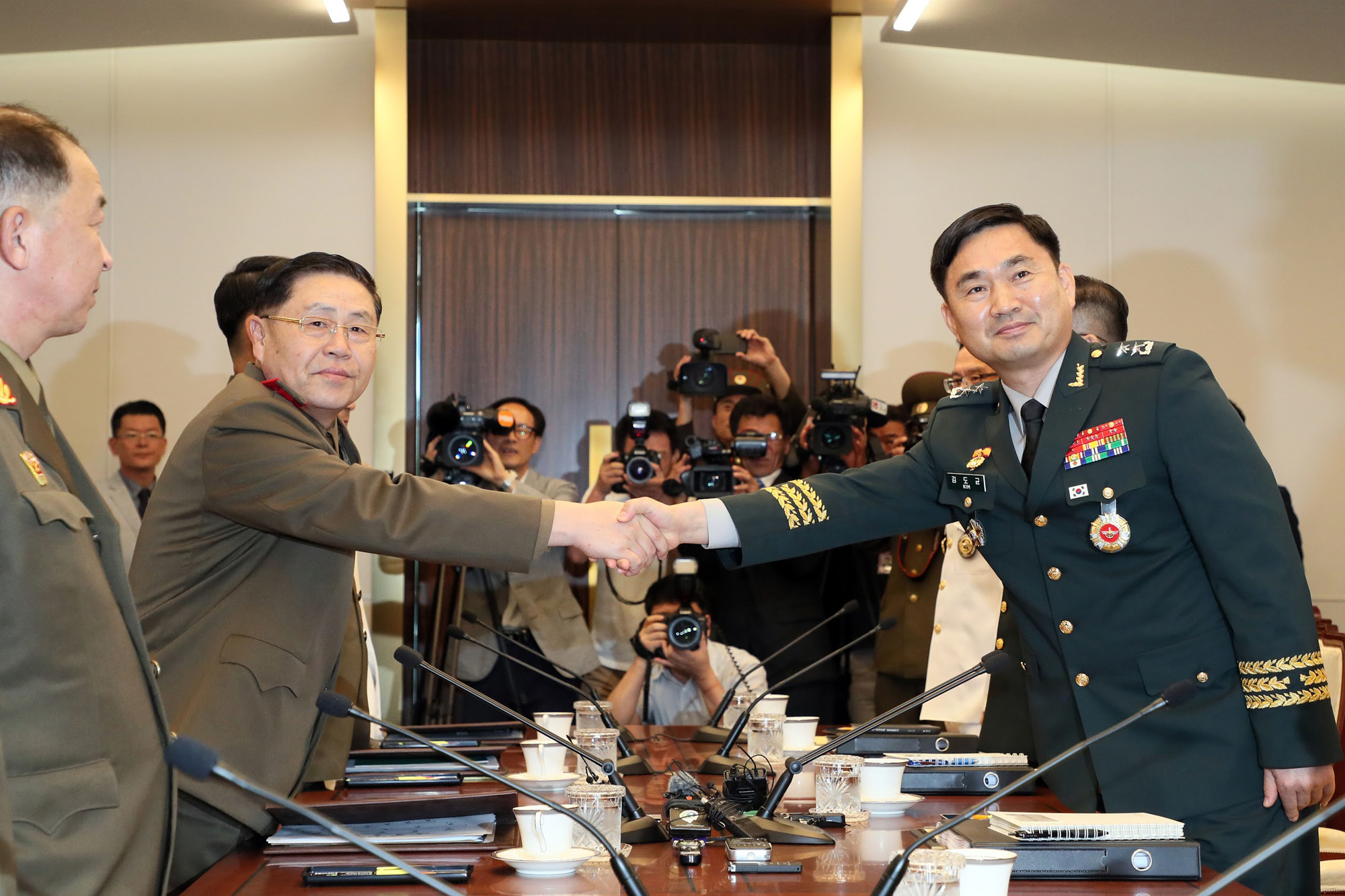 정치;남북장성급회담;남북회담;판문점평화의집;안익산중장