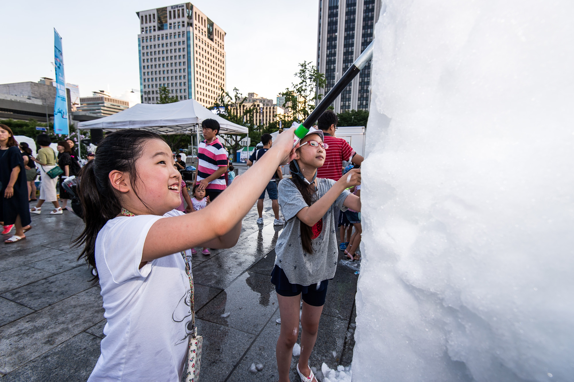 사회;세태;무더위;열대야;폭염;더위스케치;서울문화로바캉스;눈조각퍼포먼스;한여름밤의눈조각전