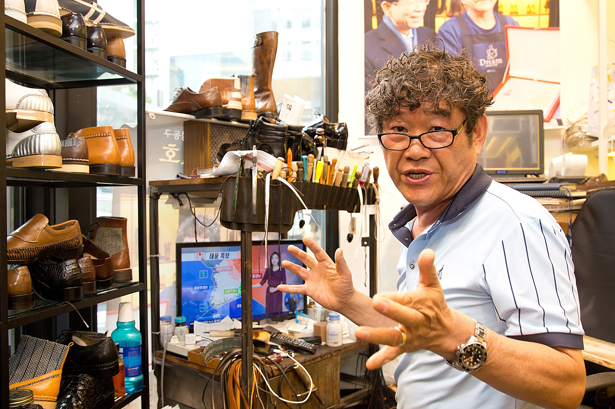사회;세태;신발;제화;수제화;구두;남성화;남자신발;명장;유홍식