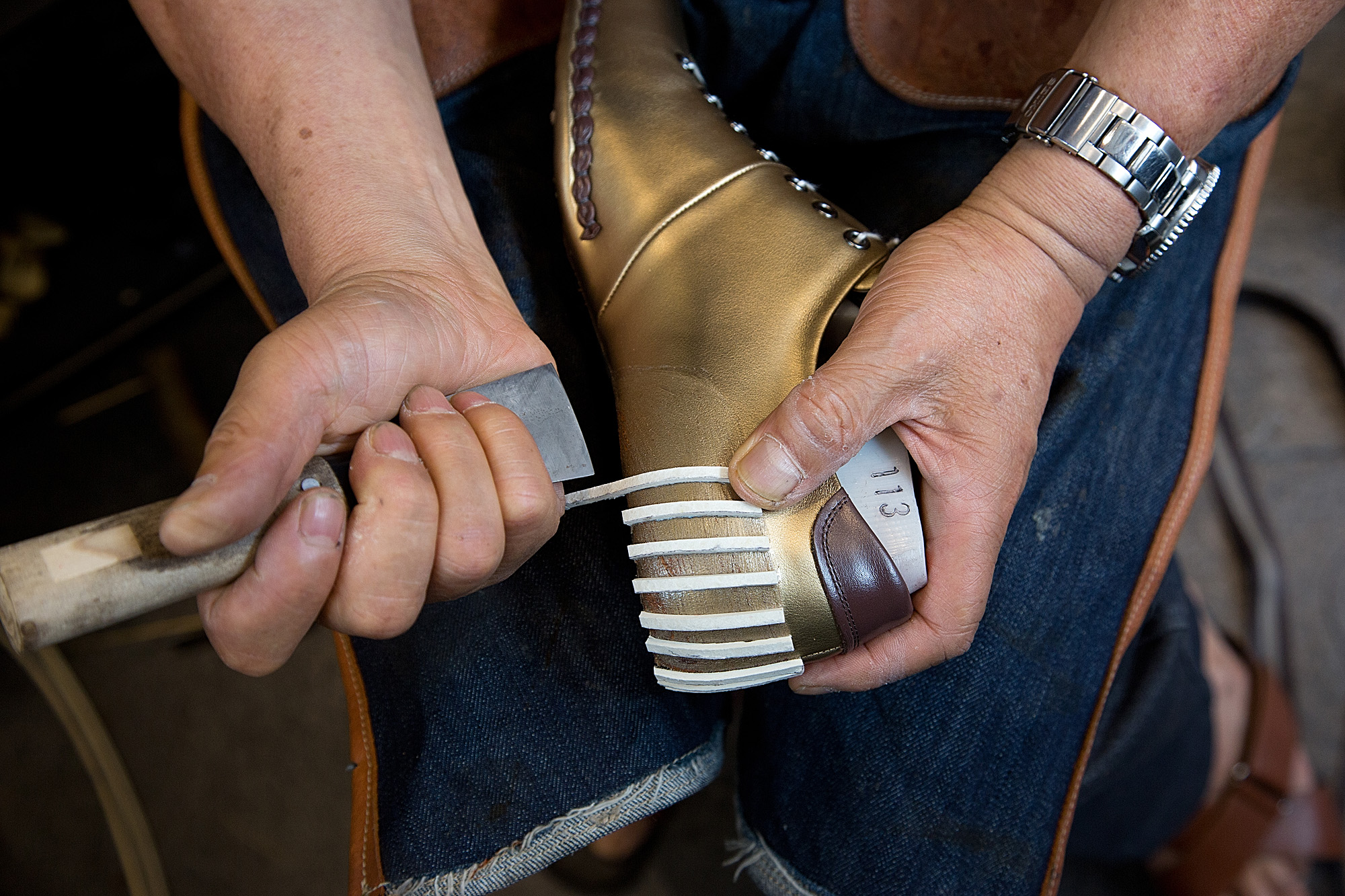 사회;세태;신발;제화;수제화;구두;남성화;남자신발;명장;유홍식