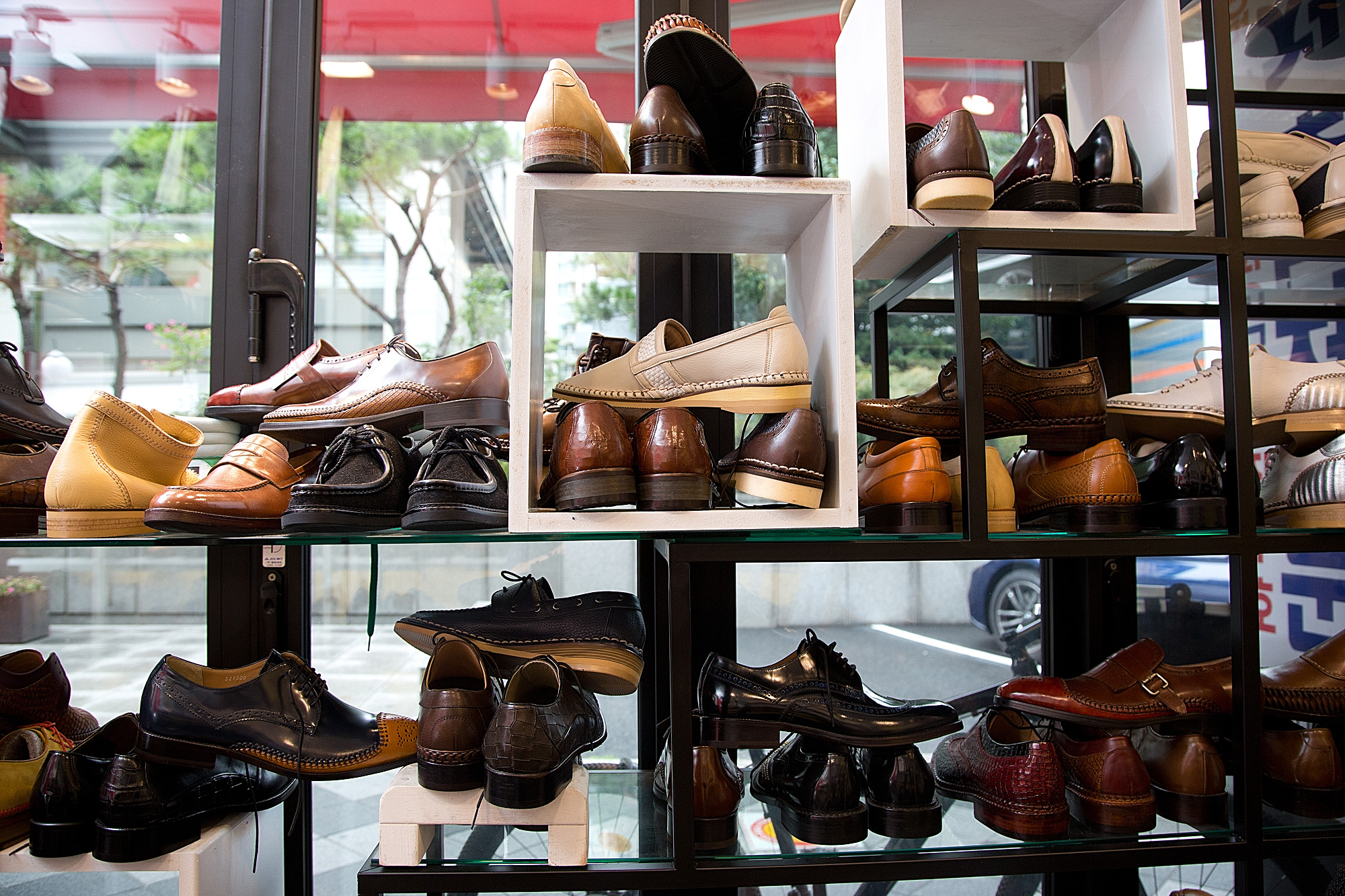 사회;세태;신발;제화;수제화;구두;남성화;남자신발;명장;유홍식